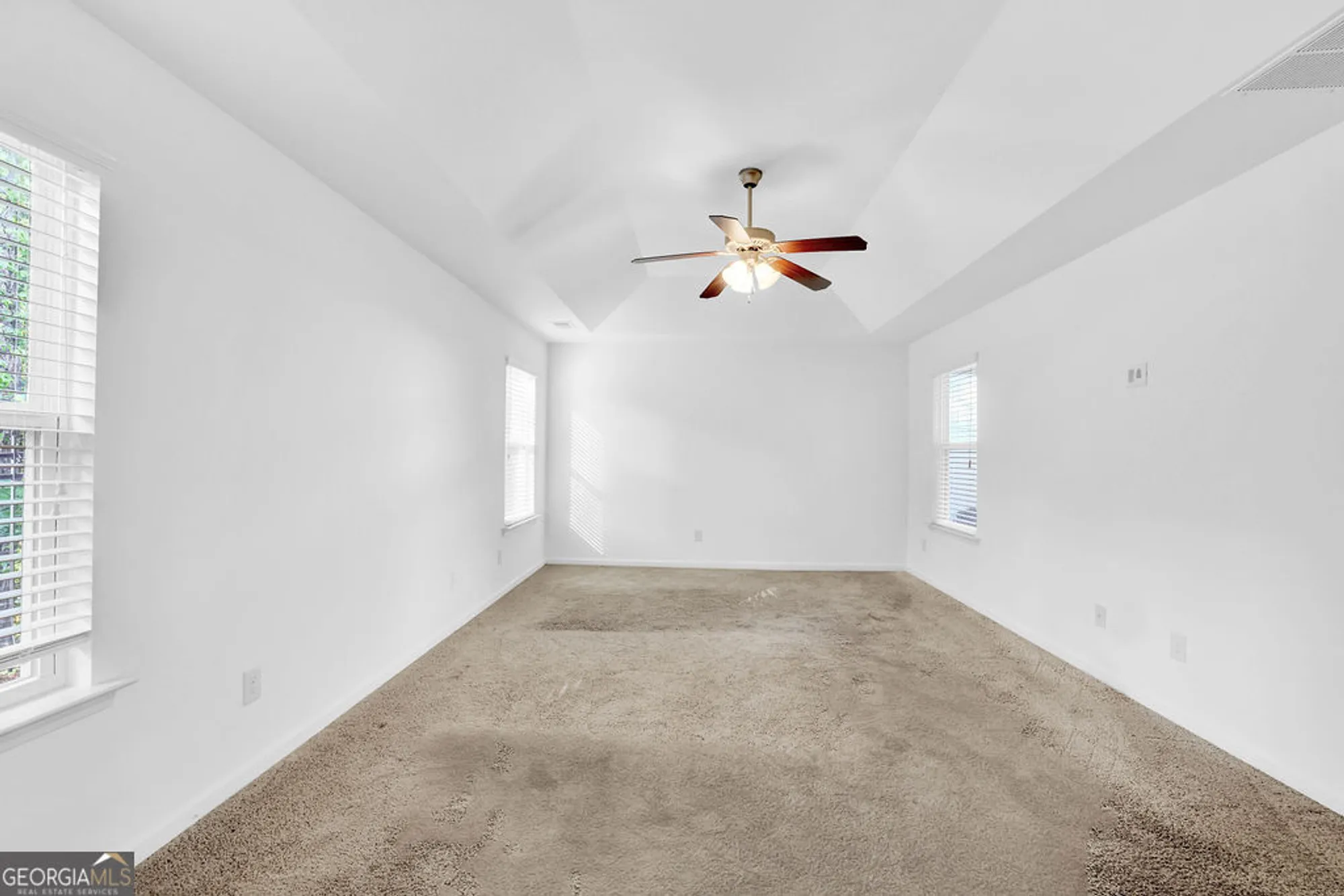 Property Slideshow image 19 of 36 | 134 abbey cir, Woodstock, GA, 30188