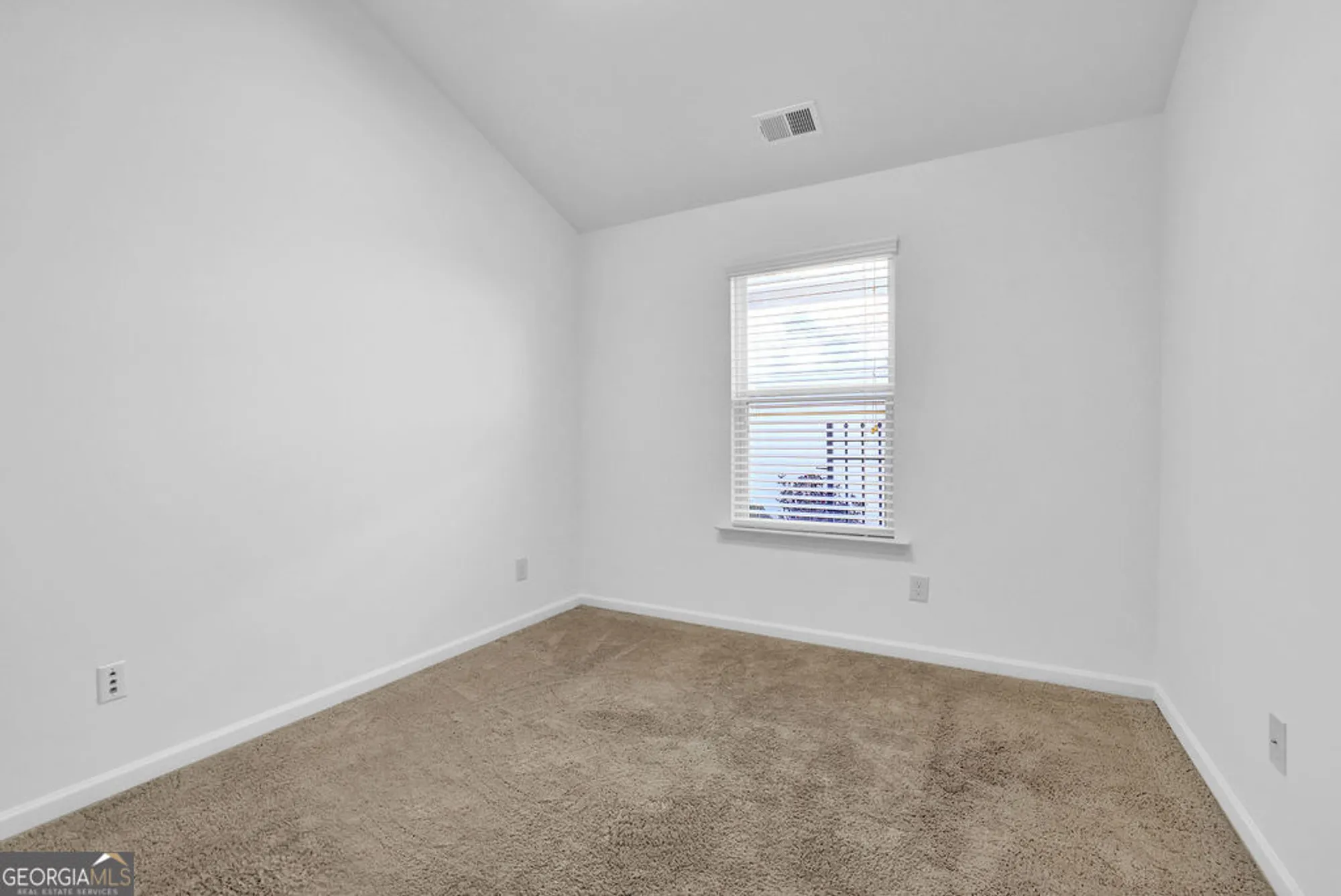 Property Slideshow image 31 of 36 | 134 abbey cir, Woodstock, GA, 30188