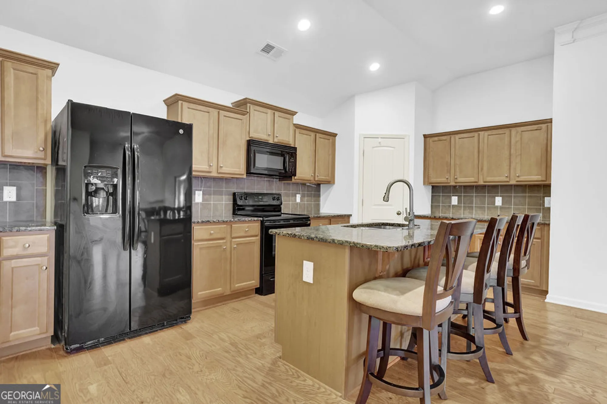 Property Slideshow image 13 of 36 | 134 abbey cir, Woodstock, GA, 30188