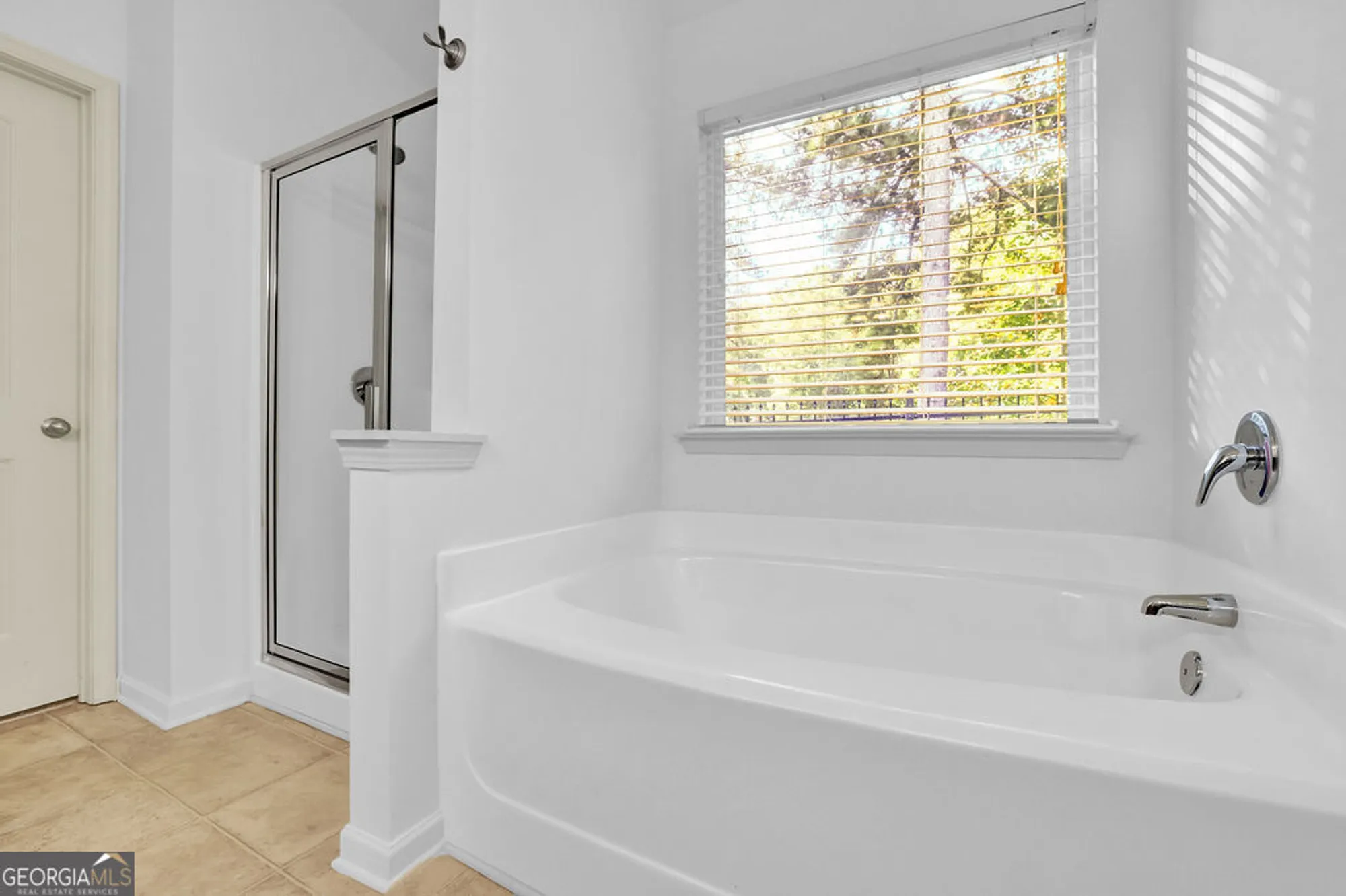 Property Slideshow image 22 of 36 | 134 abbey cir, Woodstock, GA, 30188