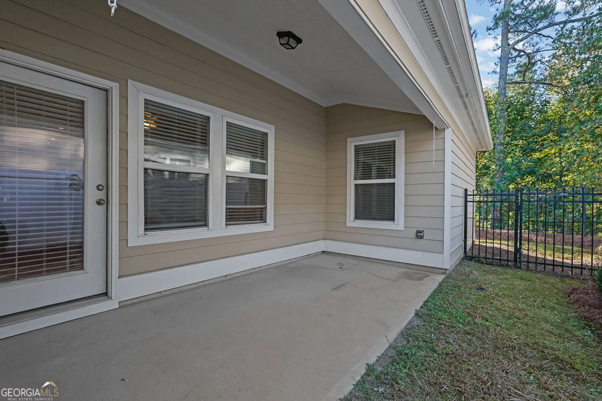 Property Slideshow image 28 of 36 | 134 abbey cir, Woodstock, GA, 30188