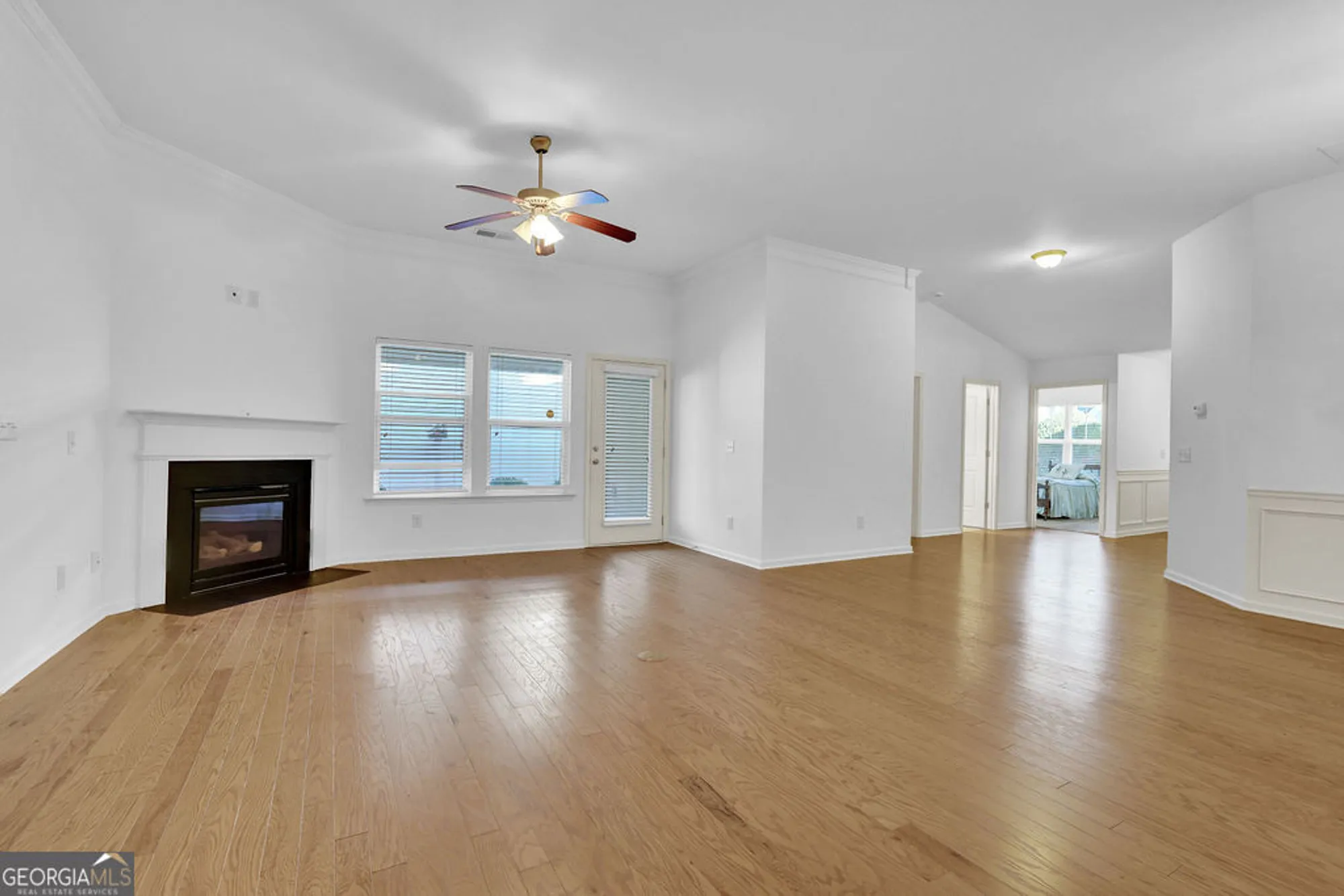 Property Slideshow image 5 of 36 | 134 abbey cir, Woodstock, GA, 30188