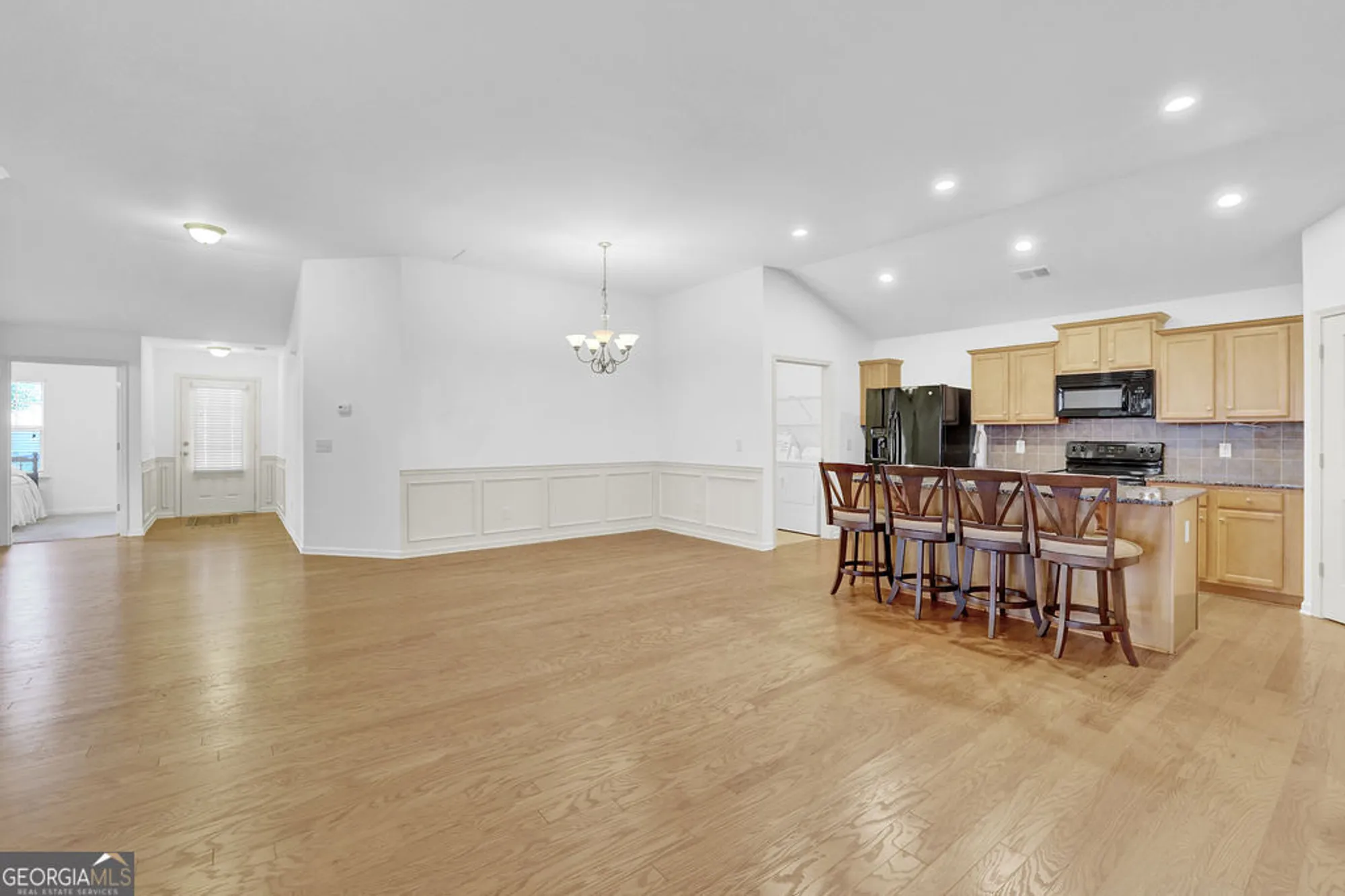 Property Slideshow image 9 of 36 | 134 abbey cir, Woodstock, GA, 30188