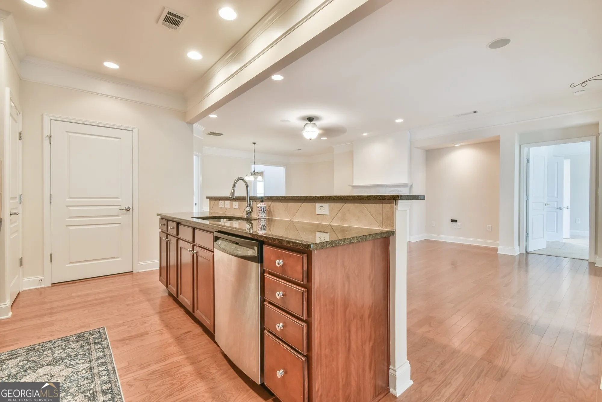 Property Slideshow image 10 of 45 | 6407 lantern rdg # 2, Hoschton, GA, 30548