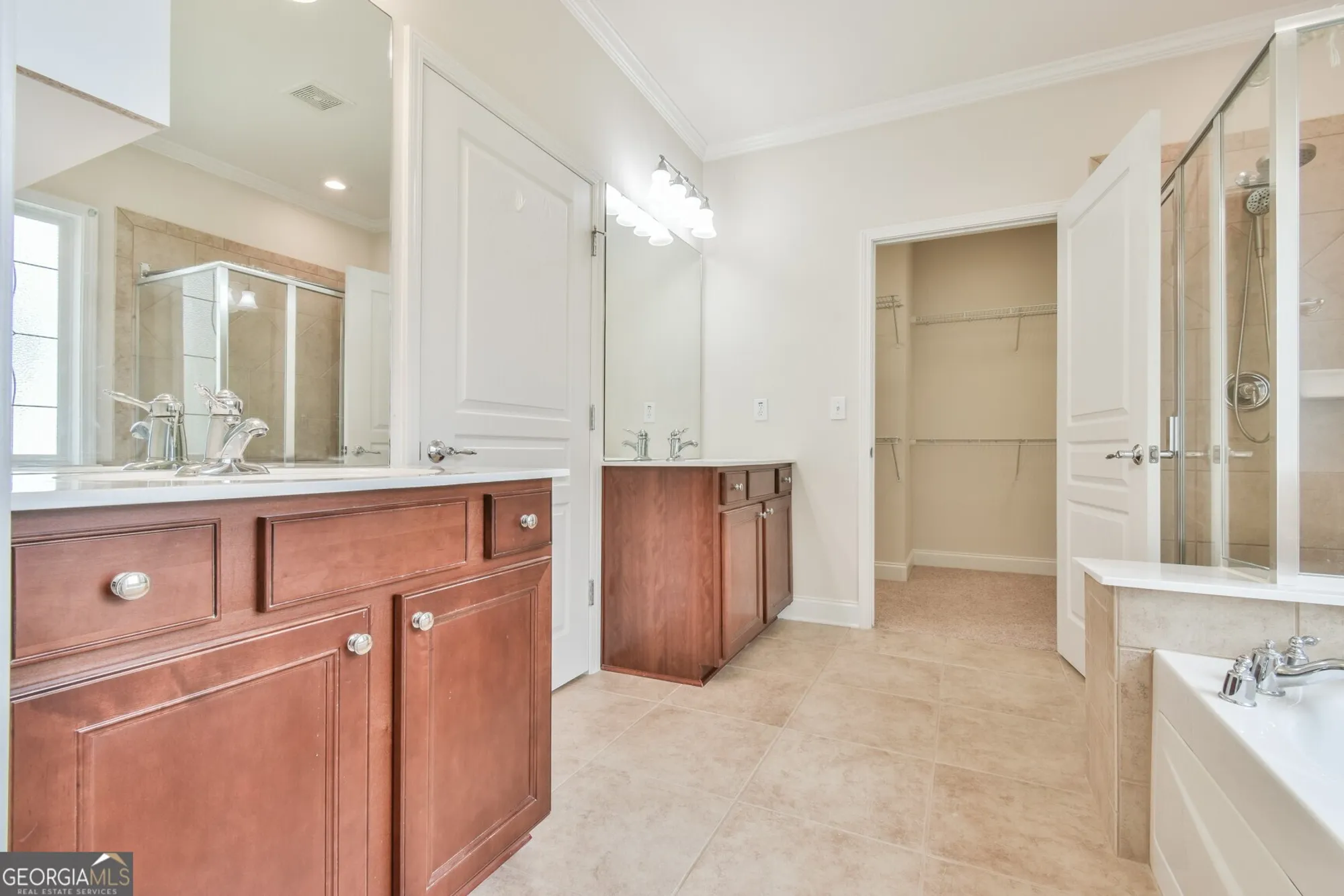 Property Slideshow image 18 of 45 | 6407 lantern rdg # 2, Hoschton, GA, 30548