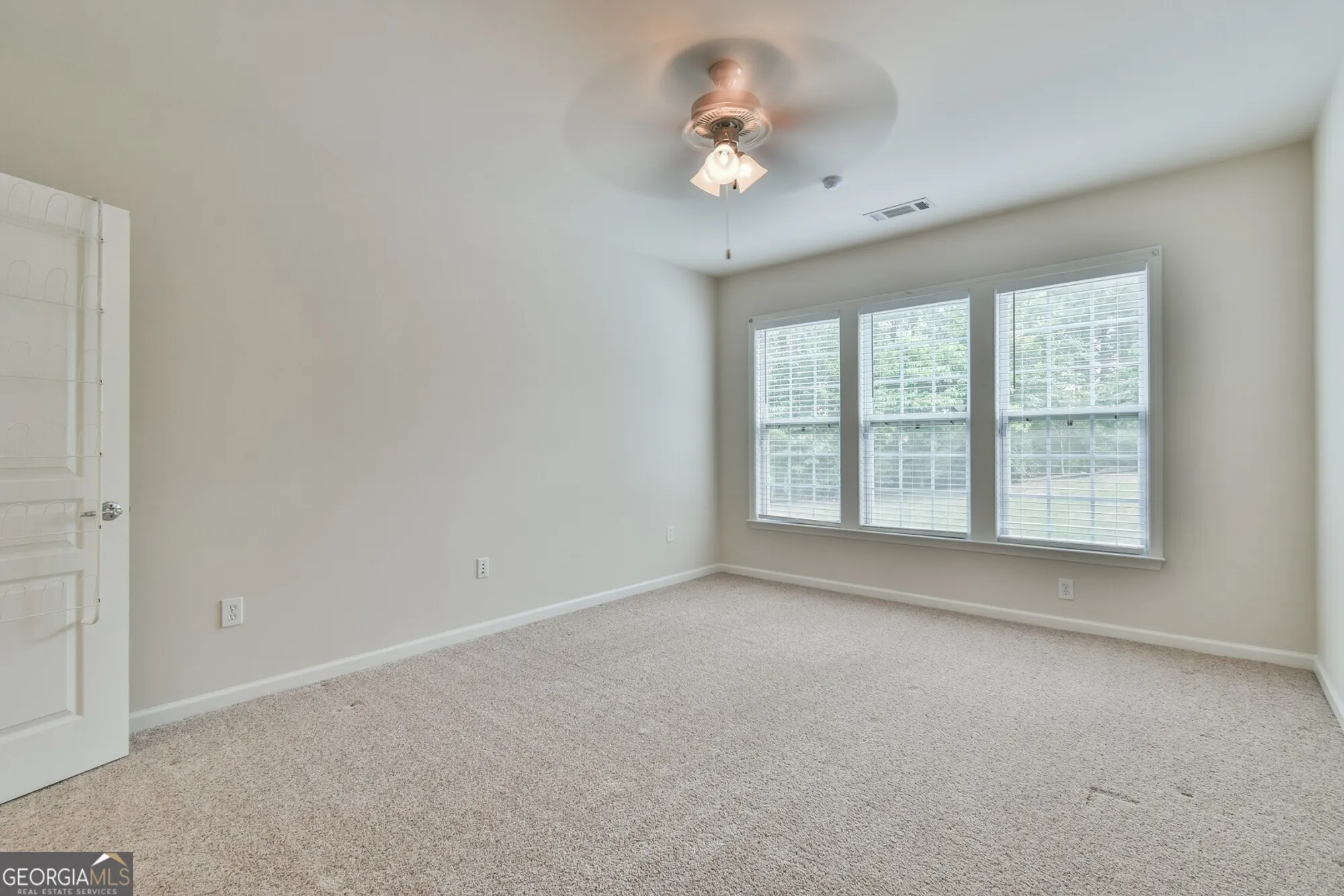 Property Slideshow image 29 of 45 | 6407 lantern rdg # 2, Hoschton, GA, 30548