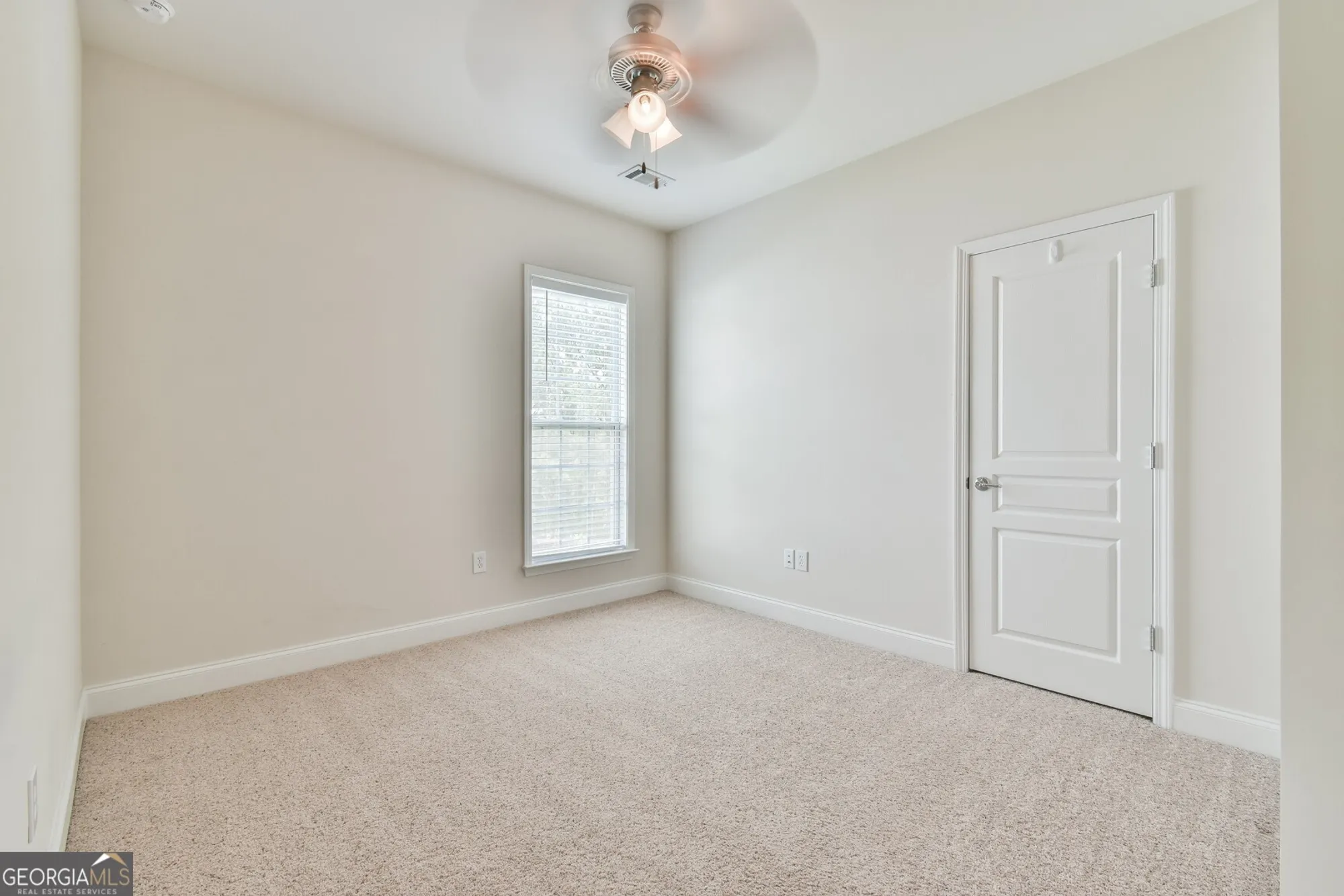 Property Slideshow image 22 of 45 | 6407 lantern rdg # 2, Hoschton, GA, 30548