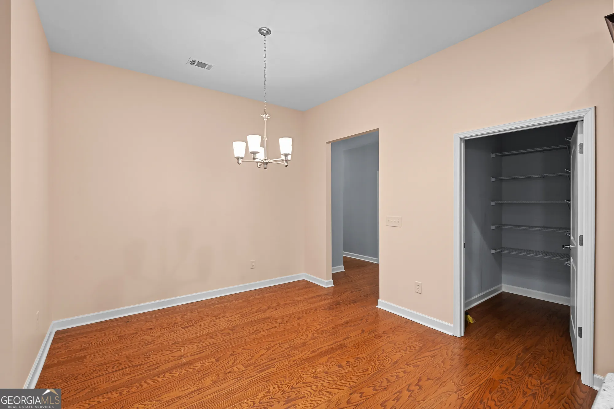 Property Slideshow image 11 of 29 | 1976 grove field ln 33, Marietta, GA, 30064