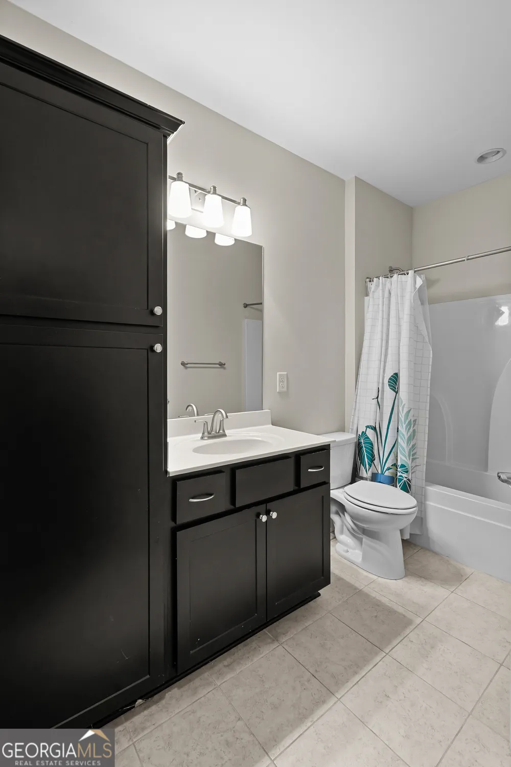 Property Slideshow image 25 of 29 | 1976 grove field ln 33, Marietta, GA, 30064