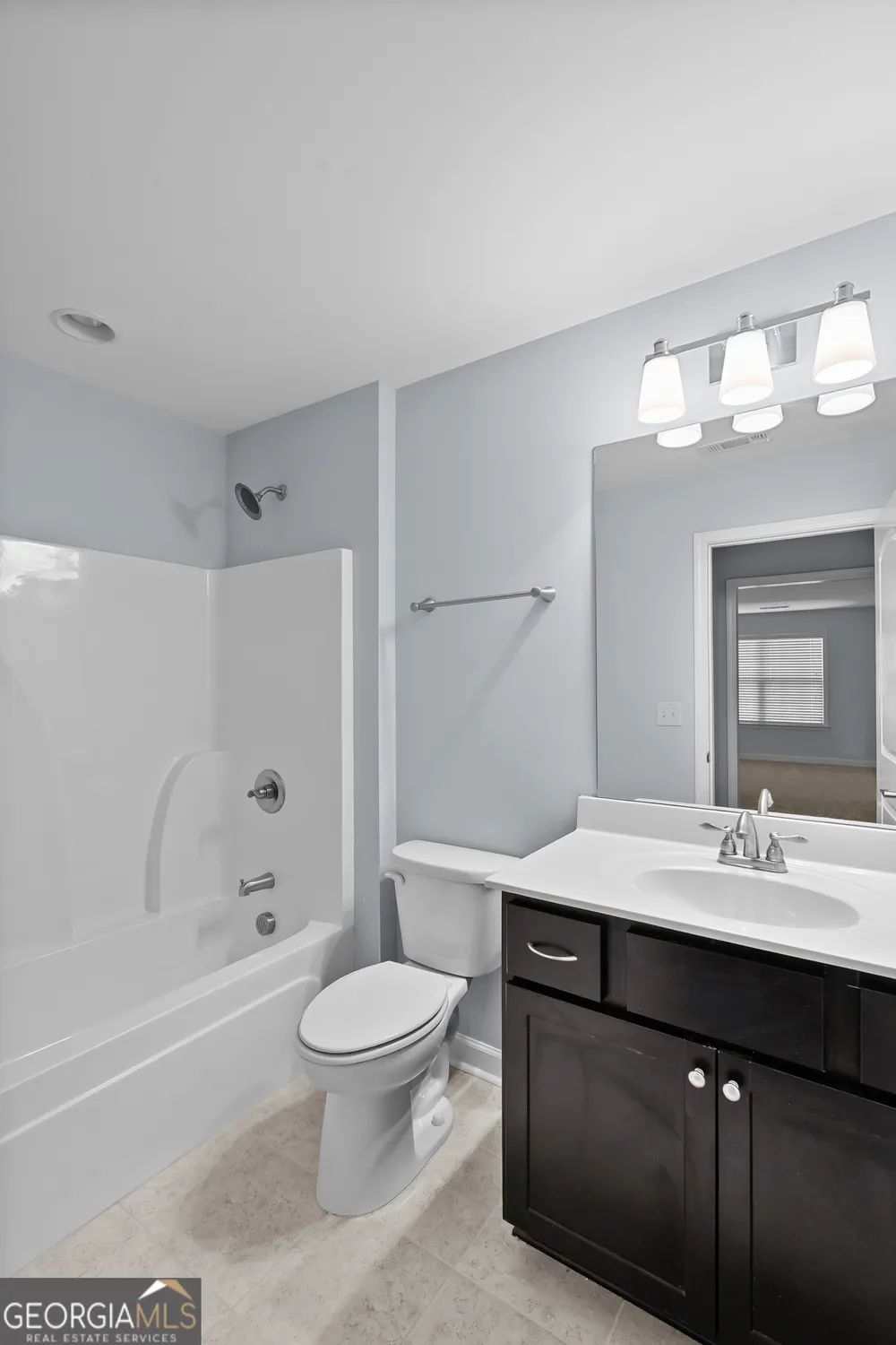 Property Slideshow image 23 of 29 | 1976 grove field ln 33, Marietta, GA, 30064