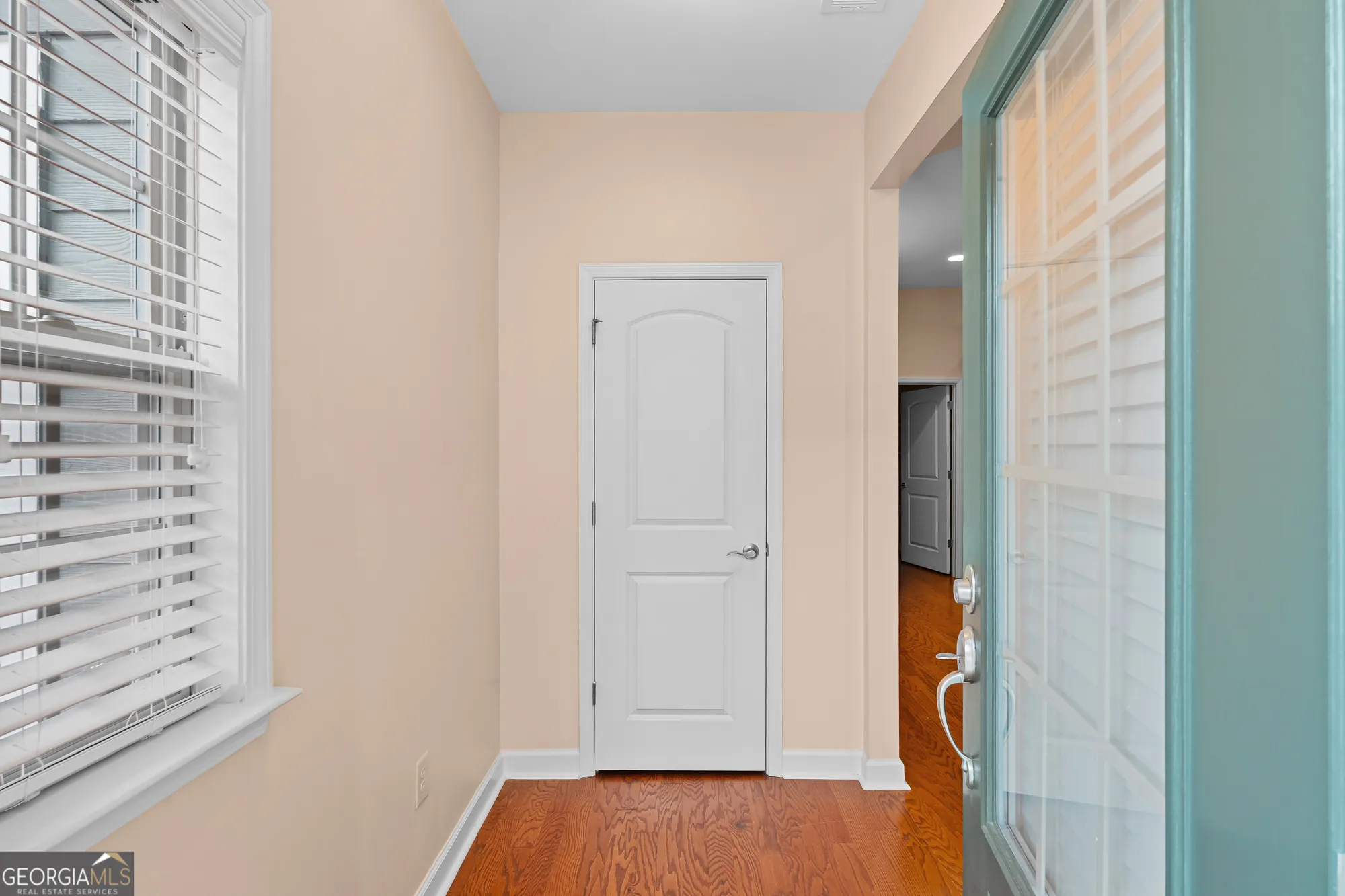 Property Slideshow image 12 of 29 | 1976 grove field ln 33, Marietta, GA, 30064