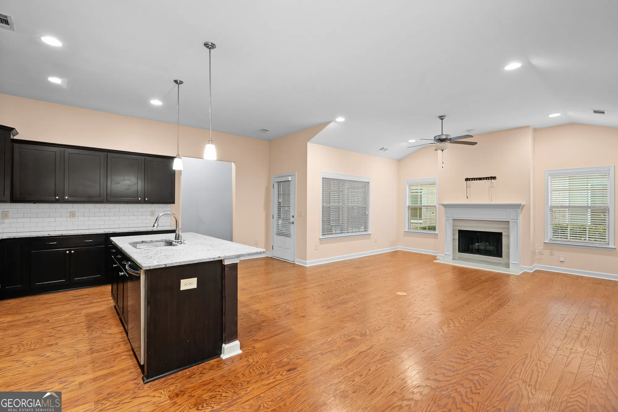 Property Slideshow image 7 of 29 | 1976 grove field ln 33, Marietta, GA, 30064