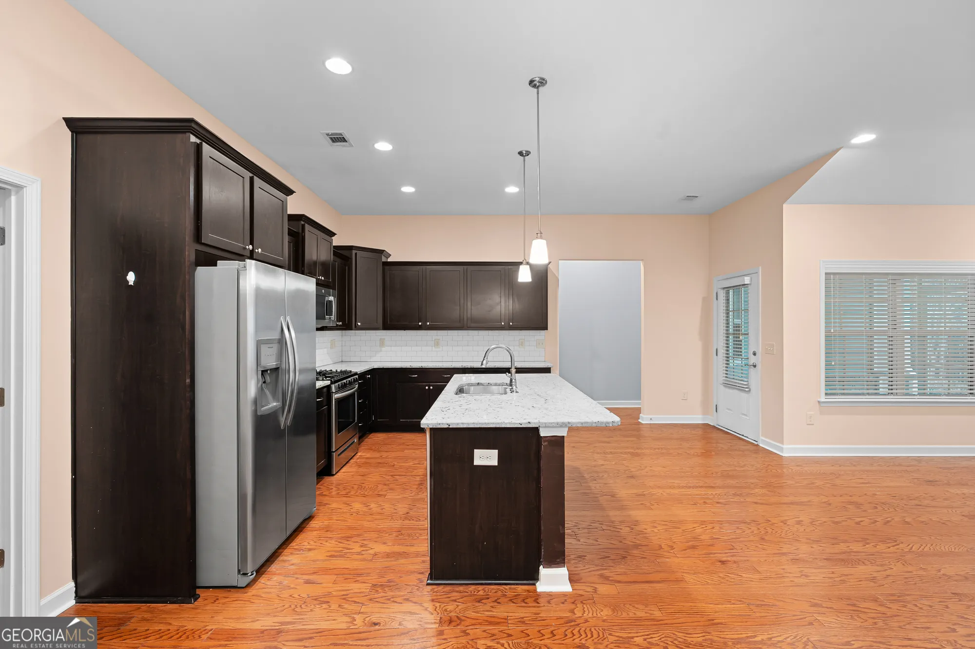 Property Slideshow image 5 of 29 | 1976 grove field ln 33, Marietta, GA, 30064