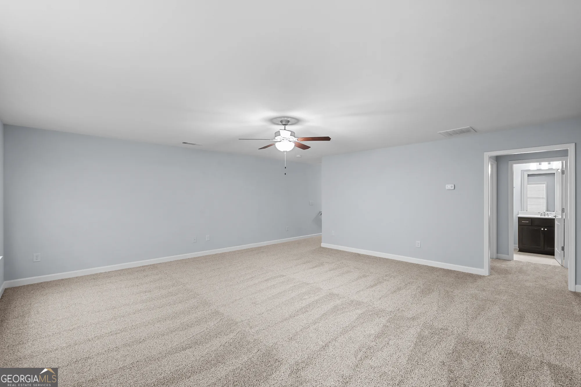 Property Slideshow image 20 of 29 | 1976 grove field ln 33, Marietta, GA, 30064