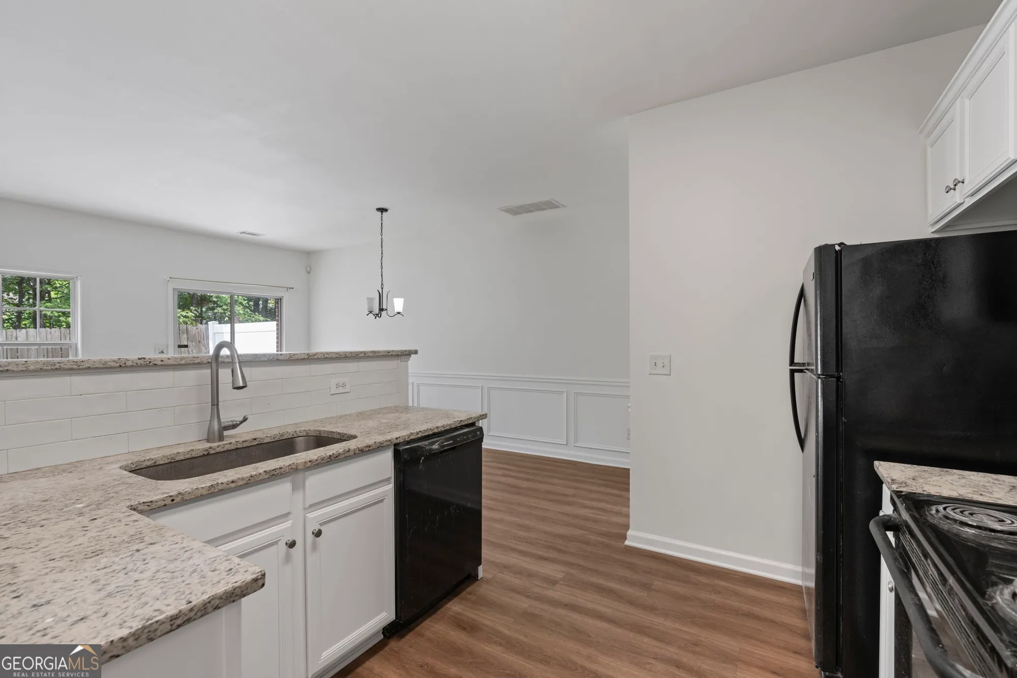 Property Slideshow image 14 of 23 | 374 creek manor way, Suwanee, GA, 30024