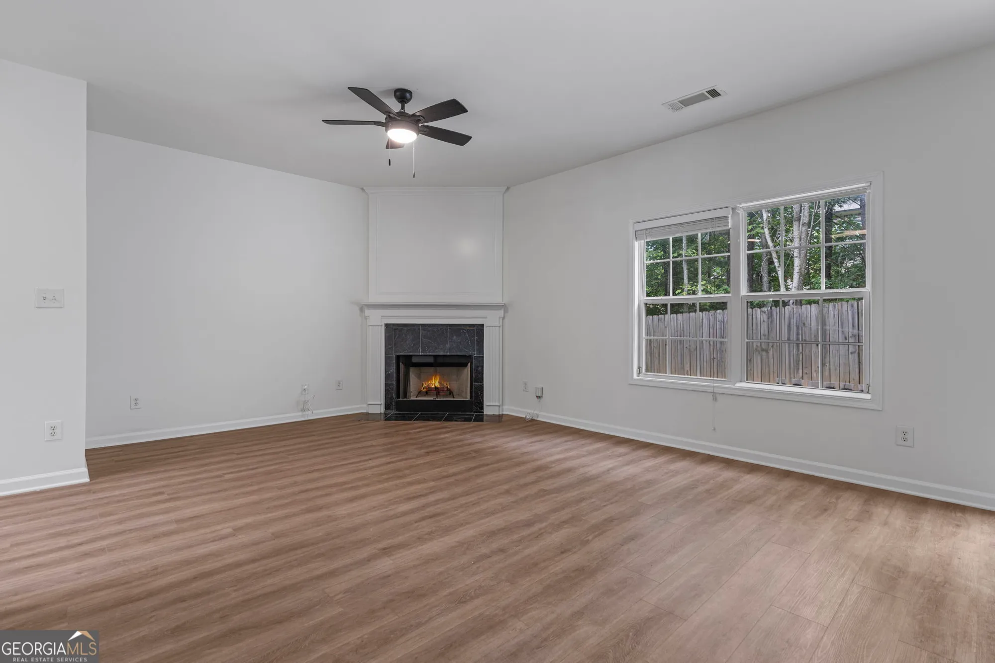 Property Slideshow image 19 of 23 | 374 creek manor way, Suwanee, GA, 30024