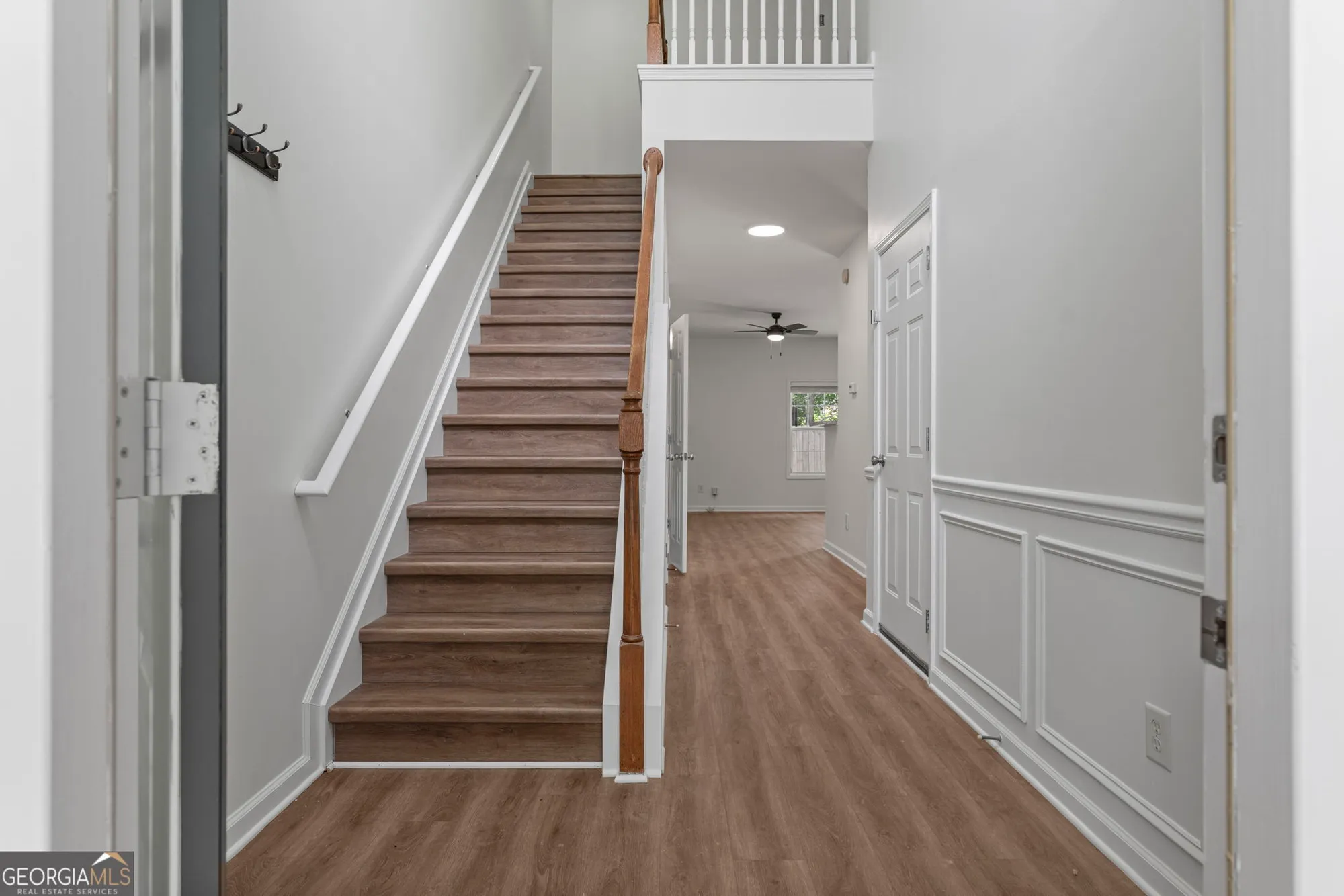 Property Slideshow image 12 of 23 | 374 creek manor way, Suwanee, GA, 30024