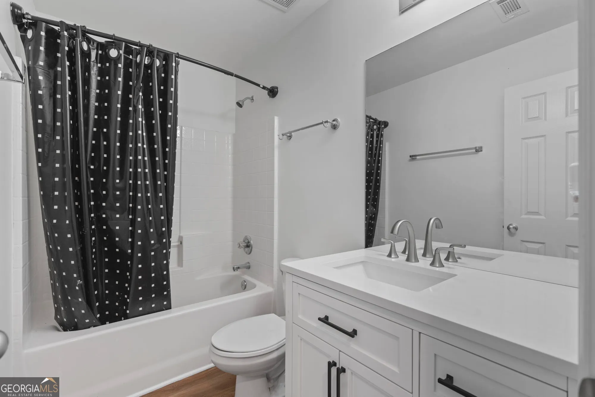 Property Slideshow image 3 of 23 | 374 creek manor way, Suwanee, GA, 30024