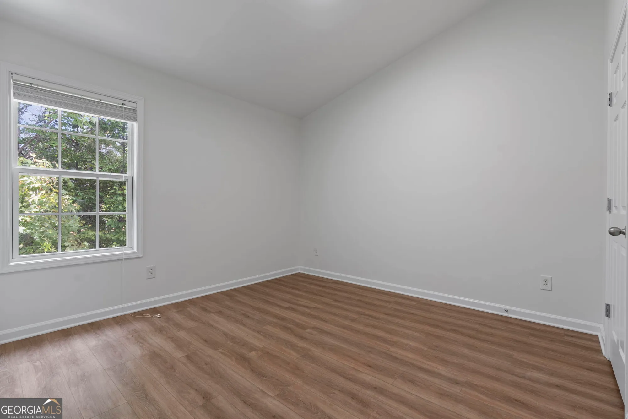 Property Slideshow image 5 of 23 | 374 creek manor way, Suwanee, GA, 30024