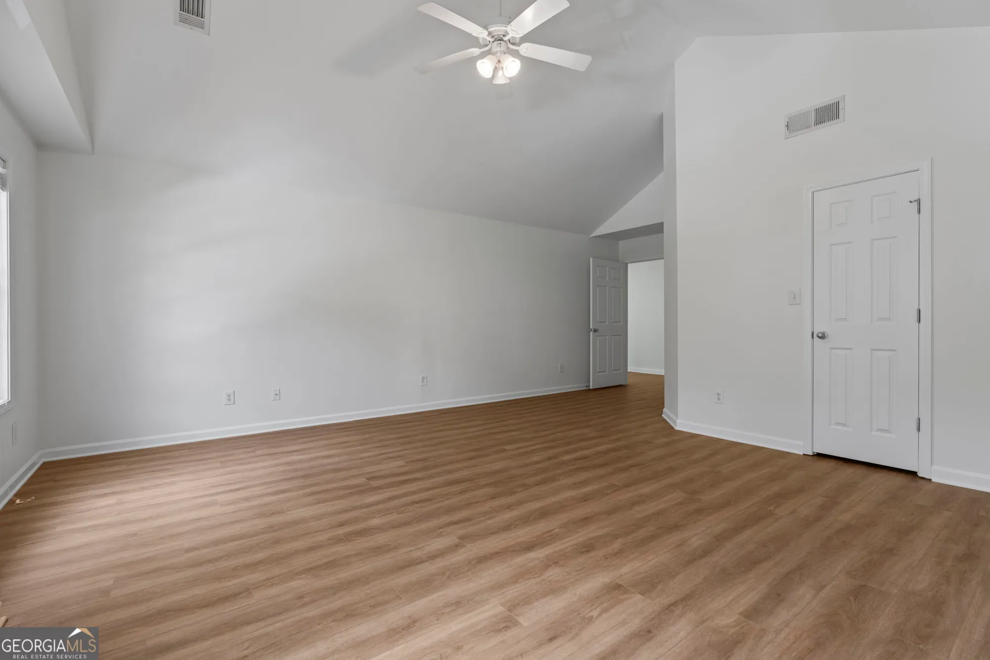 Property Slideshow image 9 of 23 | 374 creek manor way, Suwanee, GA, 30024