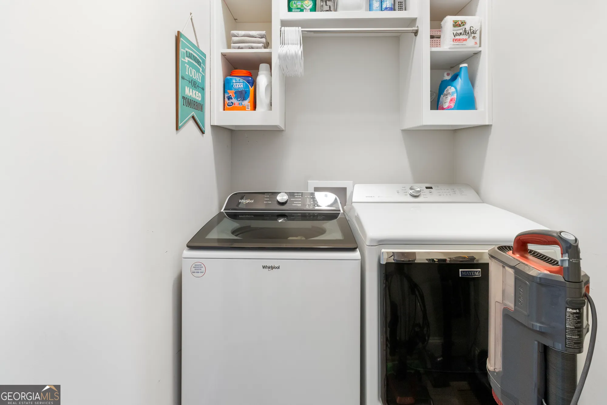 Property Slideshow image 18 of 51 | 6435 looper lake dr, Flowery Branch, GA, 30542