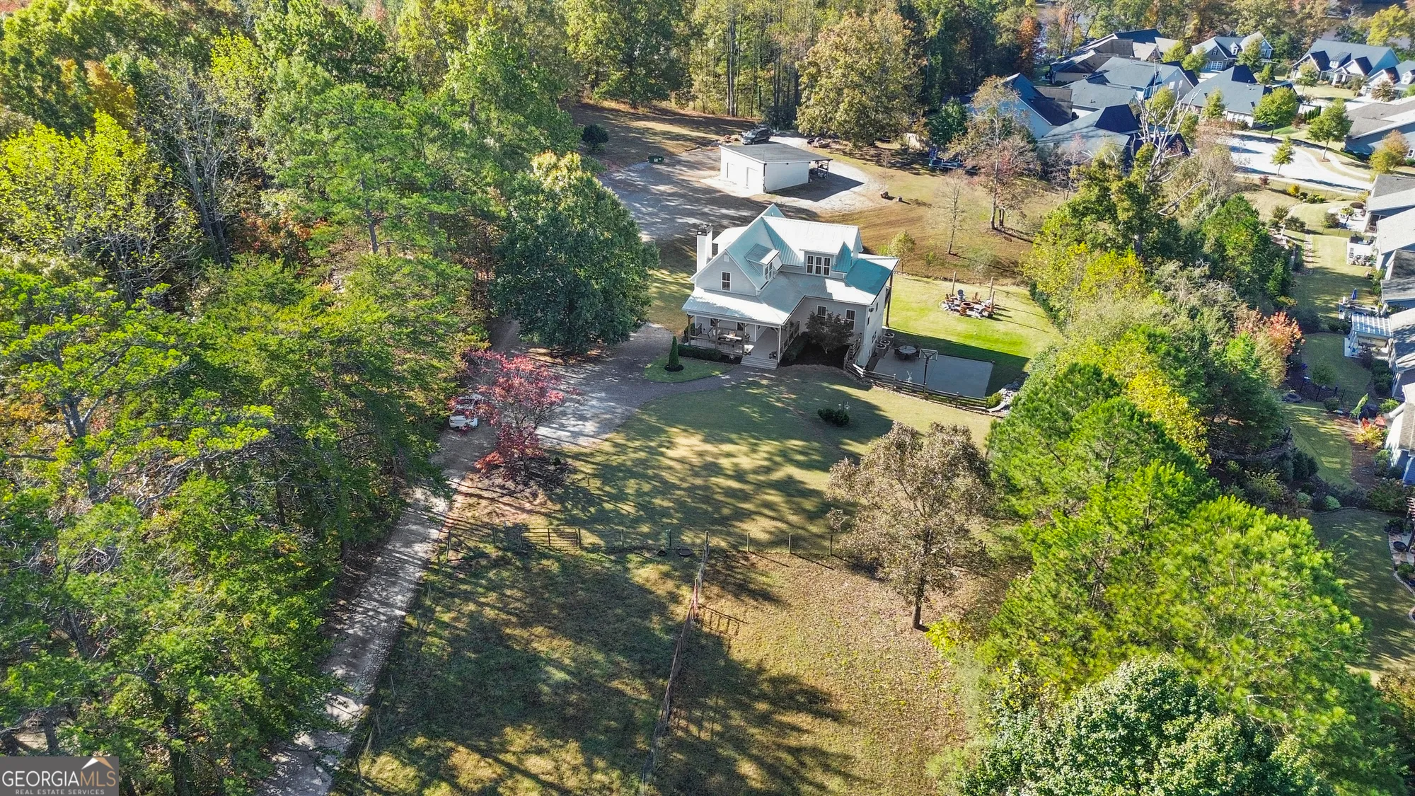 Property Slideshow image 8 of 51 | 6435 looper lake dr, Flowery Branch, GA, 30542