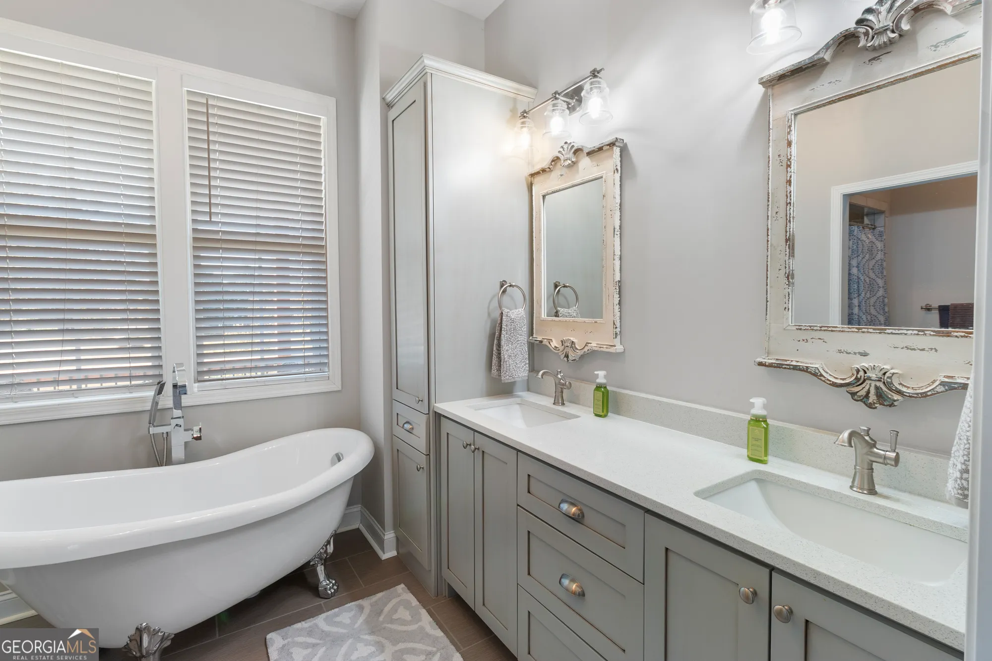 Property Slideshow image 21 of 51 | 6435 looper lake dr, Flowery Branch, GA, 30542