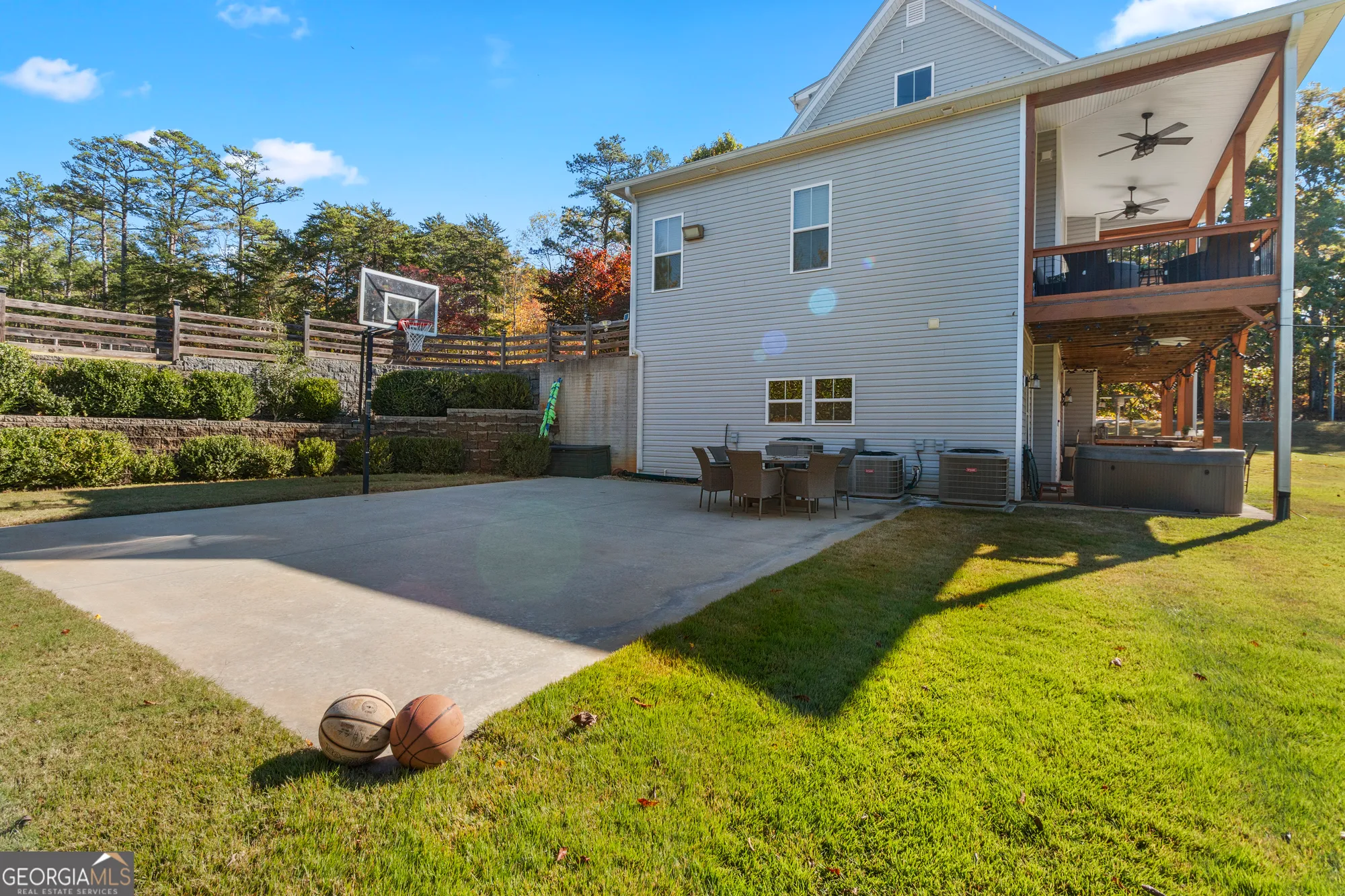 Property Slideshow image 6 of 51 | 6435 looper lake dr, Flowery Branch, GA, 30542