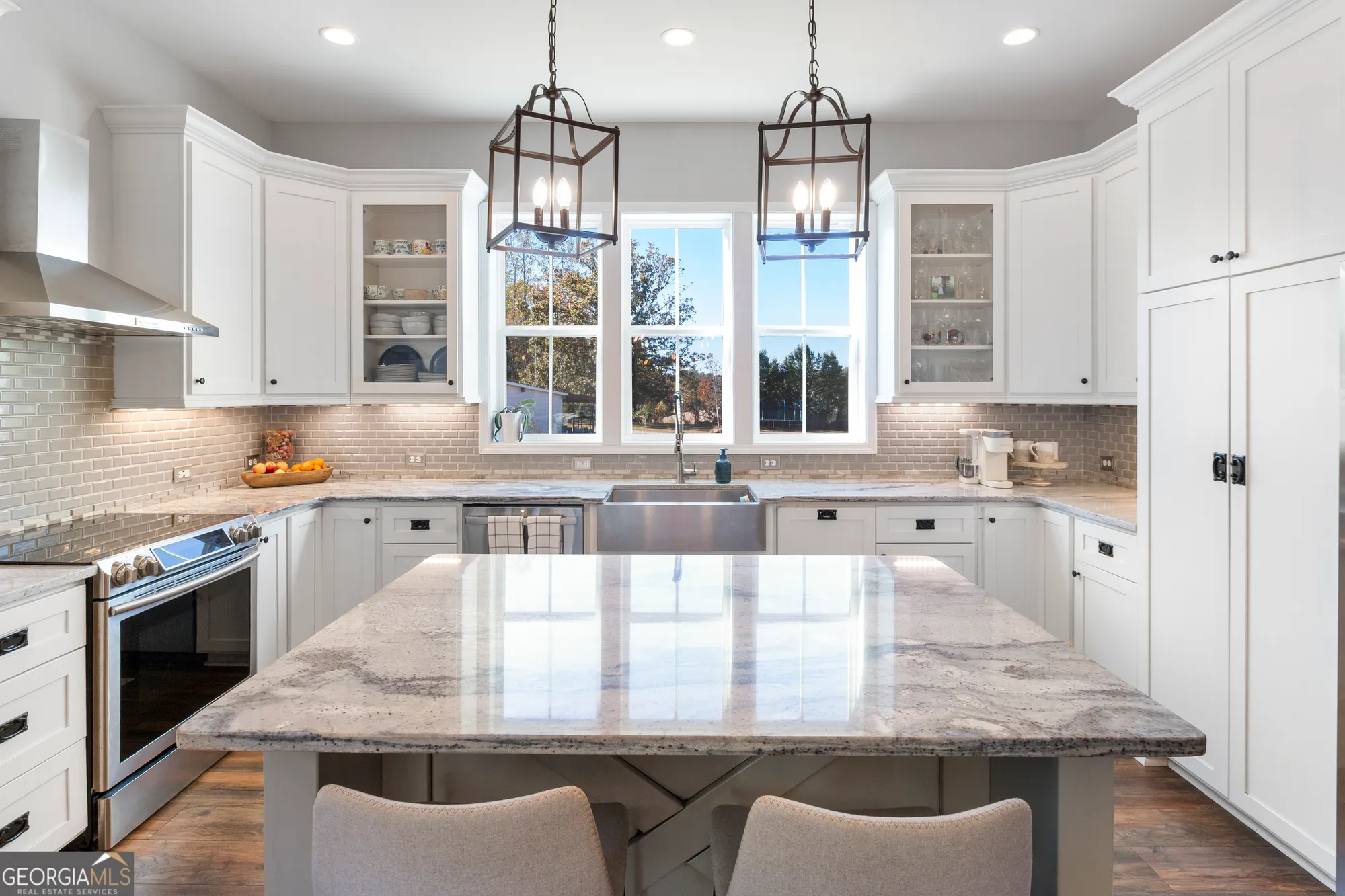 Property Slideshow image 13 of 51 | 6435 looper lake dr, Flowery Branch, GA, 30542