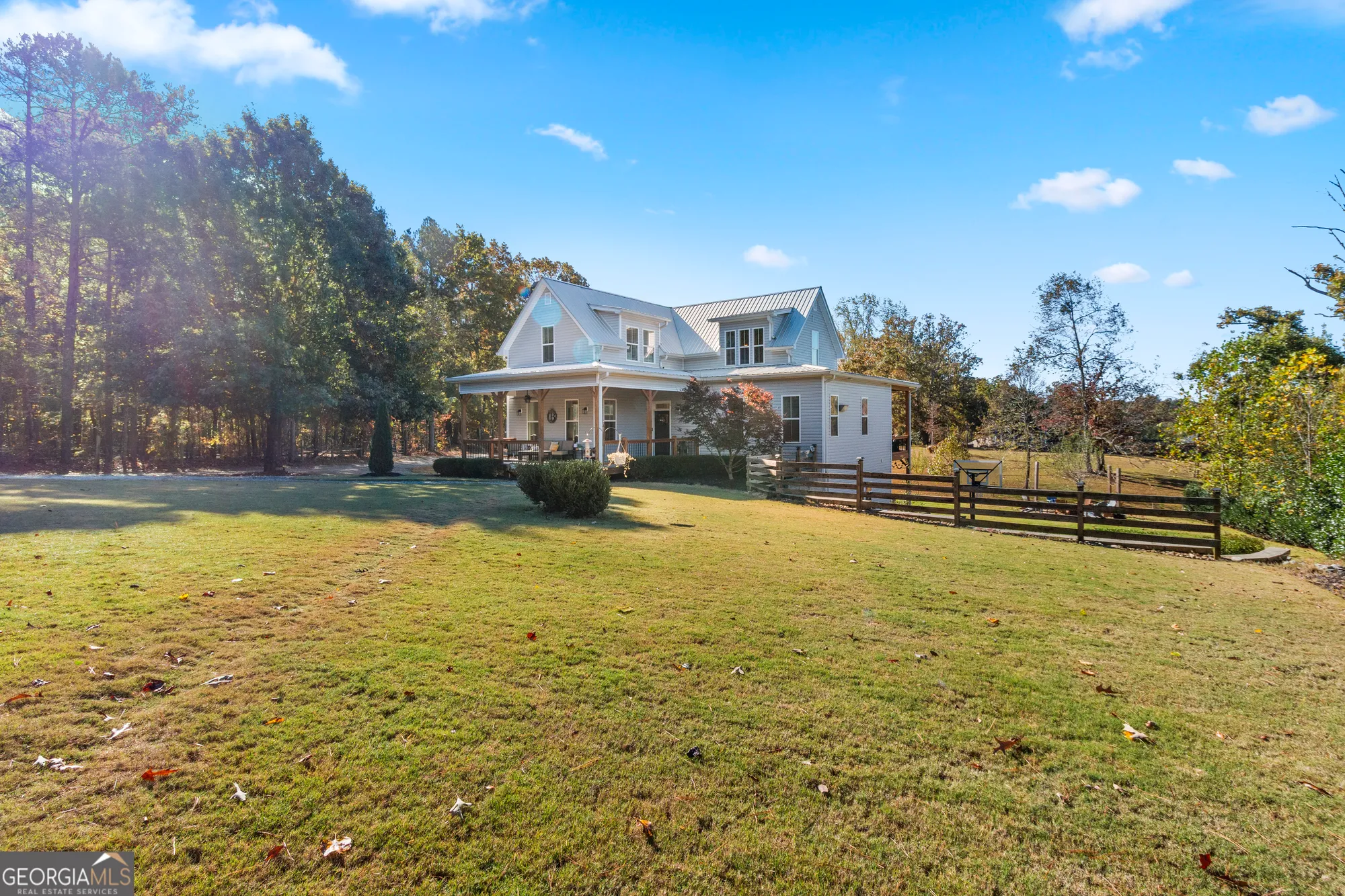 Property Slideshow image 3 of 51 | 6435 looper lake dr, Flowery Branch, GA, 30542