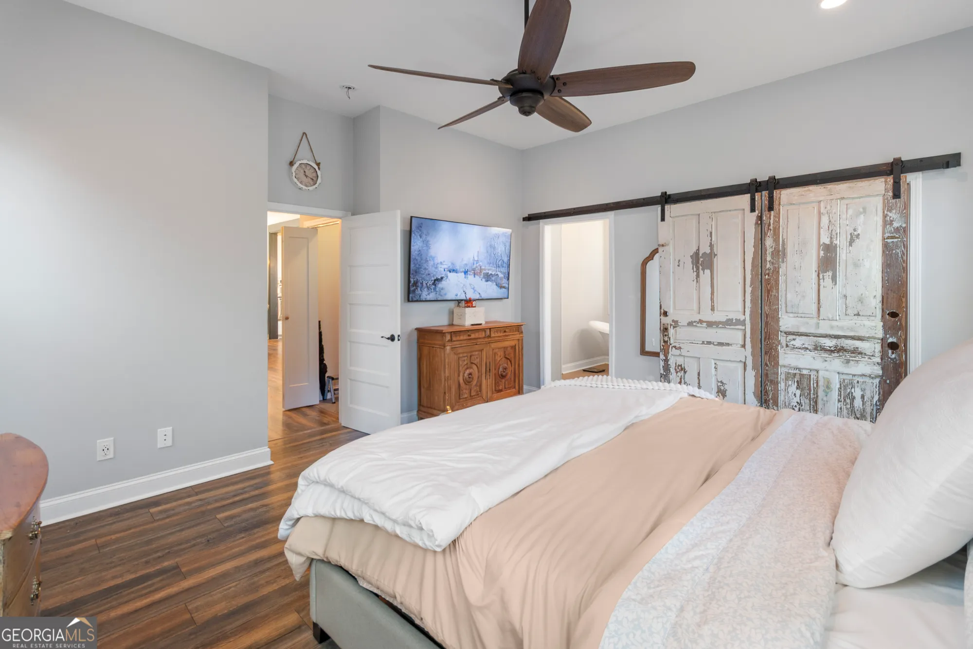 Property Slideshow image 20 of 51 | 6435 looper lake dr, Flowery Branch, GA, 30542