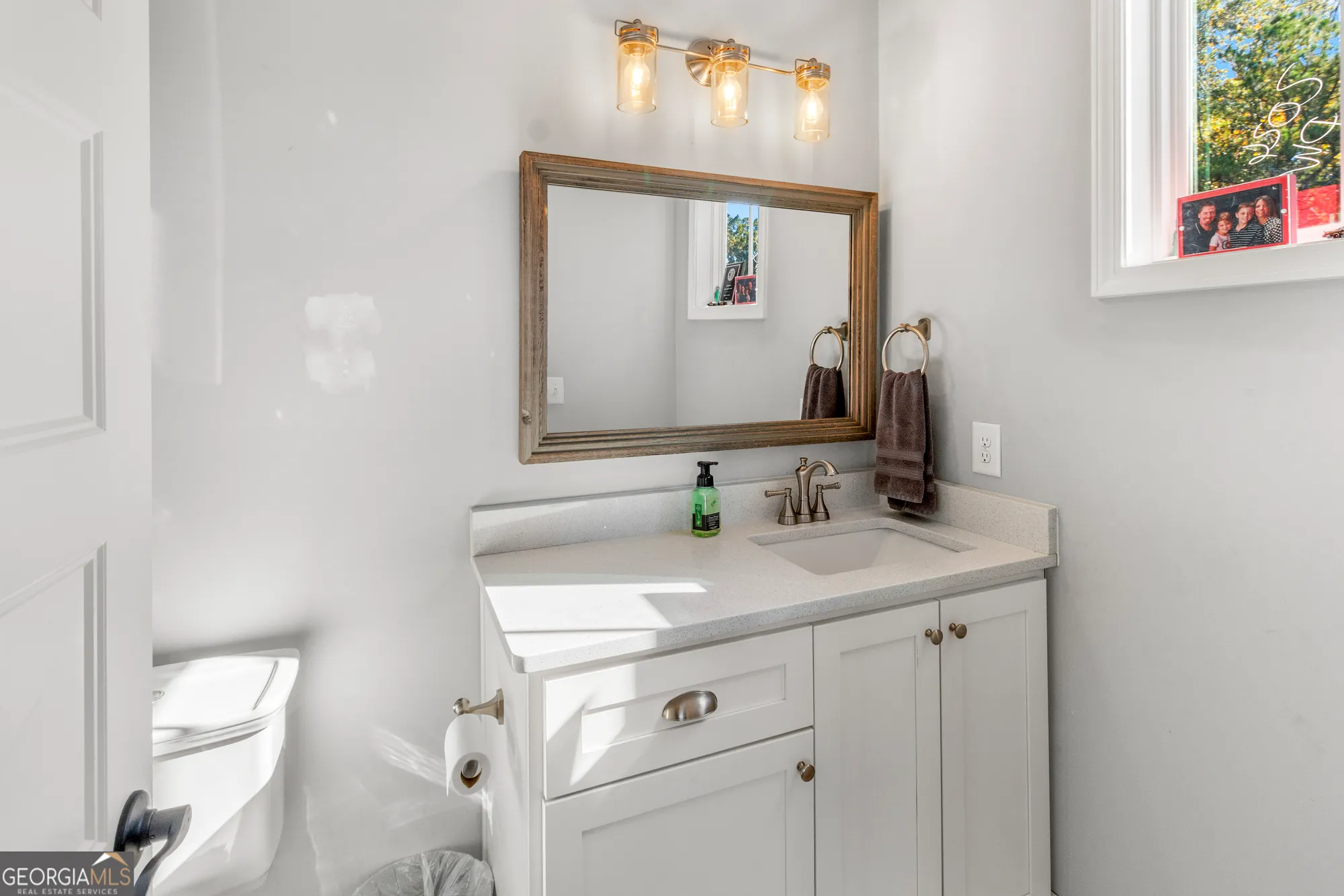 Property Slideshow image 30 of 51 | 6435 looper lake dr, Flowery Branch, GA, 30542