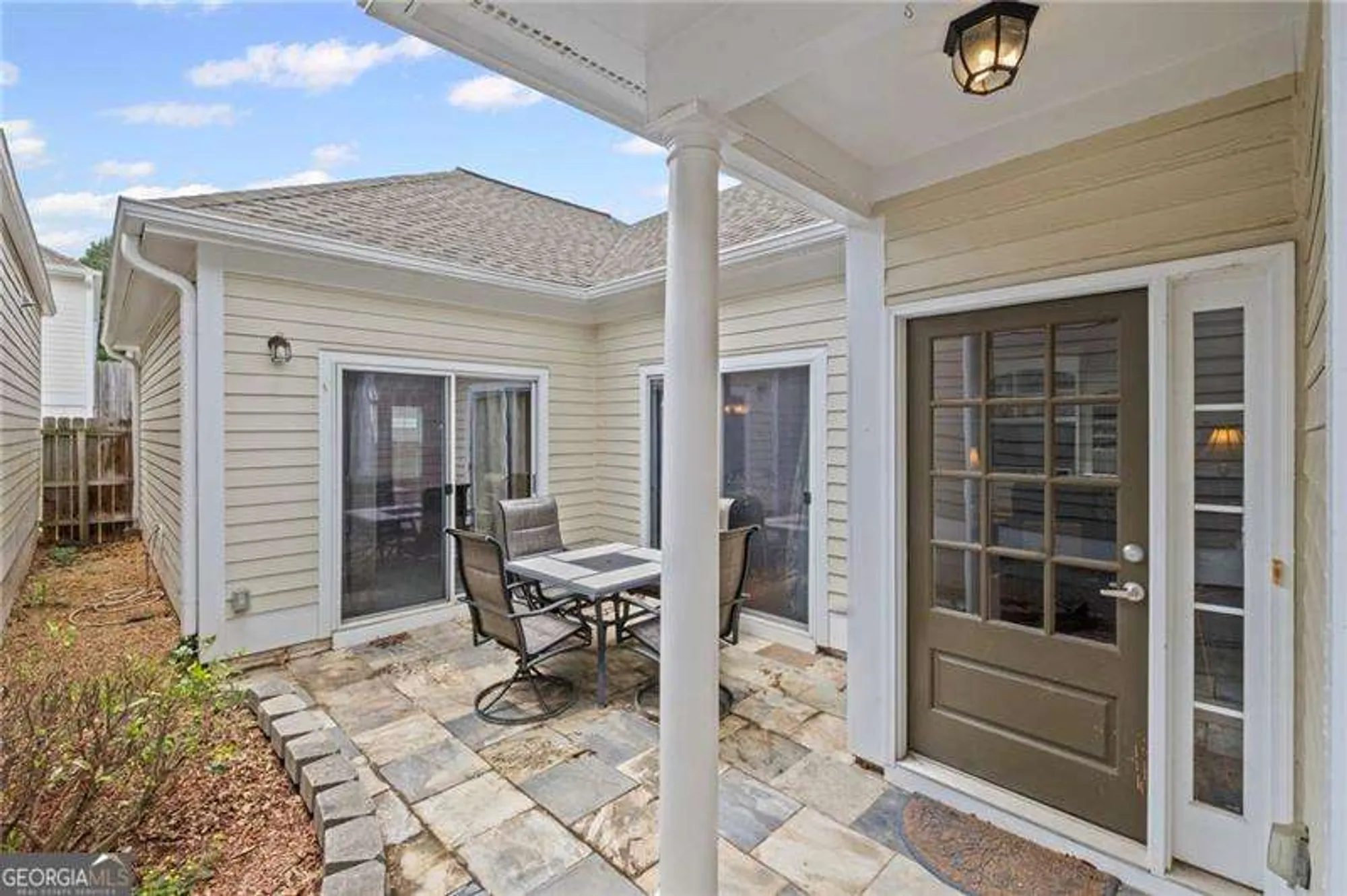 Property Slideshow image 4 of 32 | 329 acuba vw, Woodstock, GA, 30188