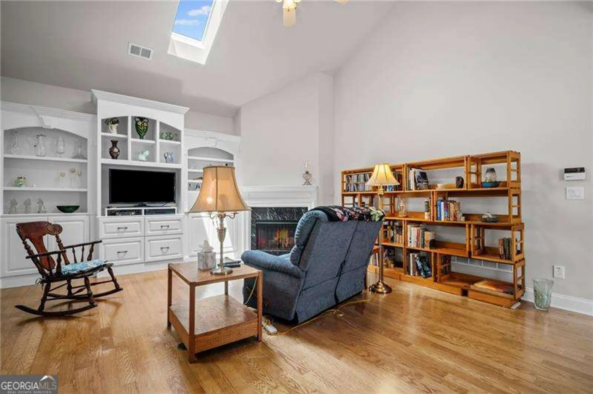 Property Slideshow image 8 of 32 | 329 acuba vw, Woodstock, GA, 30188