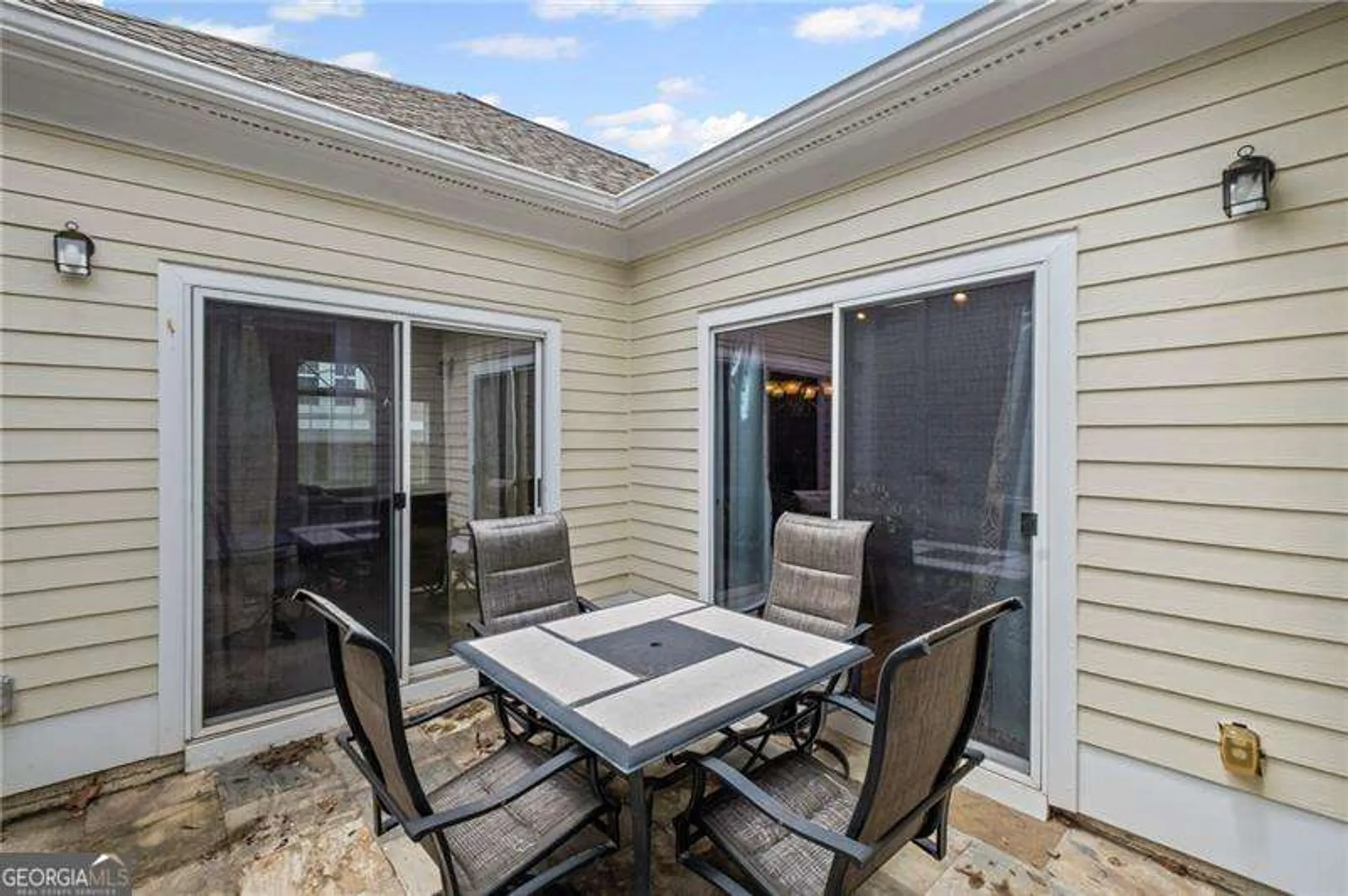 Property Slideshow image 5 of 32 | 329 acuba vw, Woodstock, GA, 30188