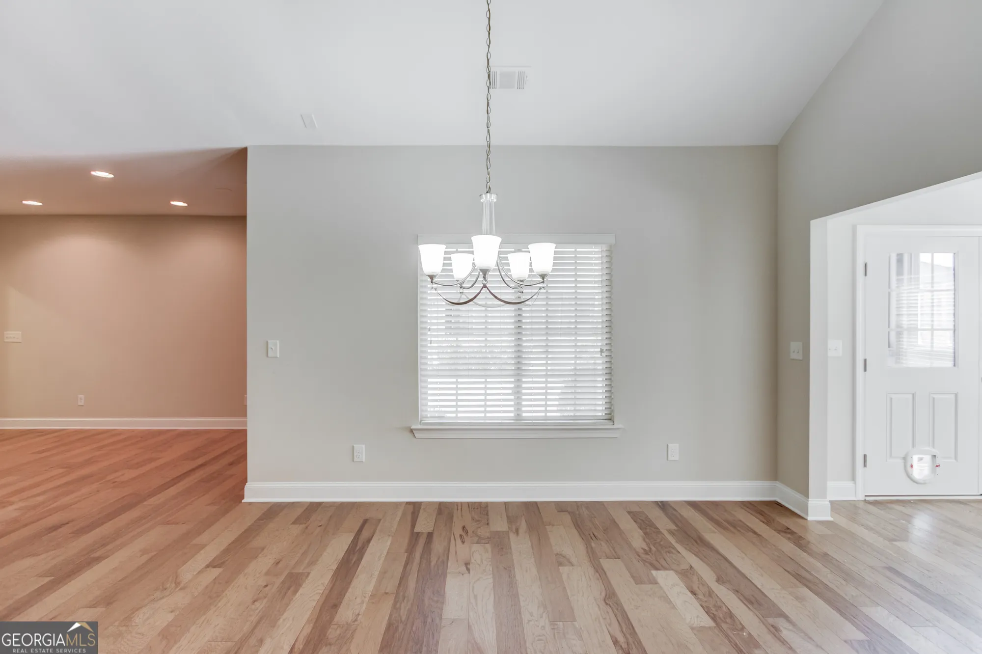 Property Slideshow image 14 of 42 | 4321 lanier ridge walk, Cumming, GA, 30041