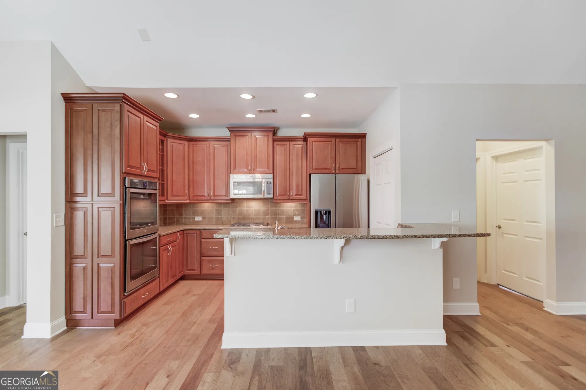 Property Slideshow image 18 of 42 | 4321 lanier ridge walk, Cumming, GA, 30041