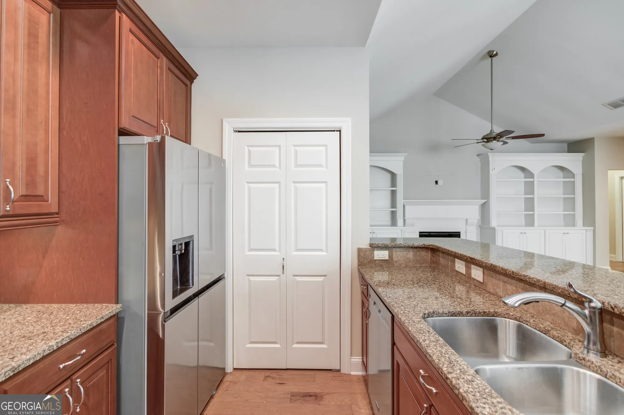 Property Slideshow image 19 of 42 | 4321 lanier ridge walk, Cumming, GA, 30041