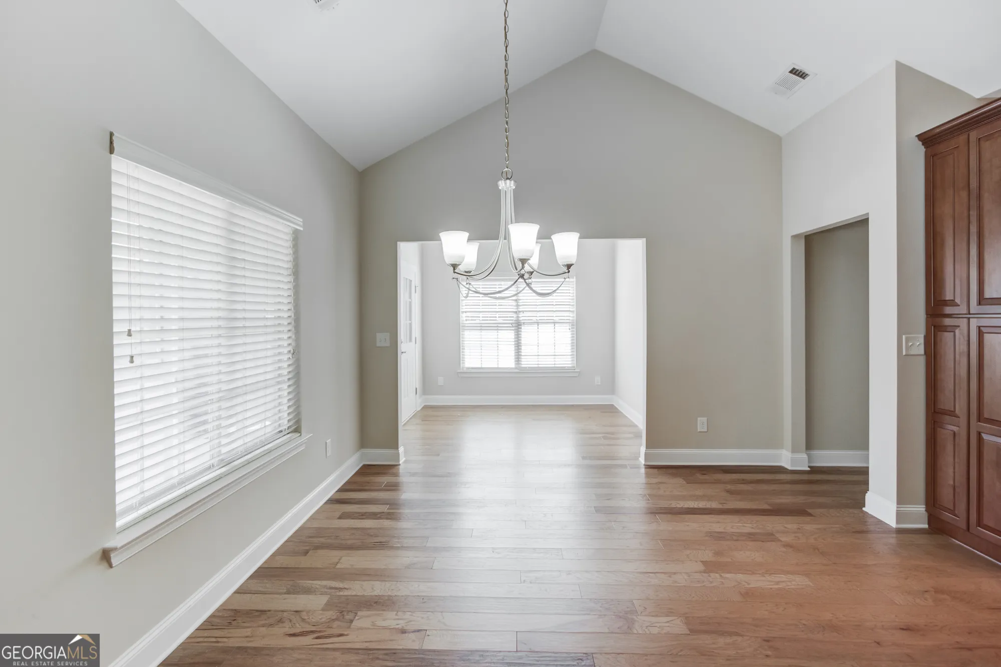 Property Slideshow image 15 of 42 | 4321 lanier ridge walk, Cumming, GA, 30041