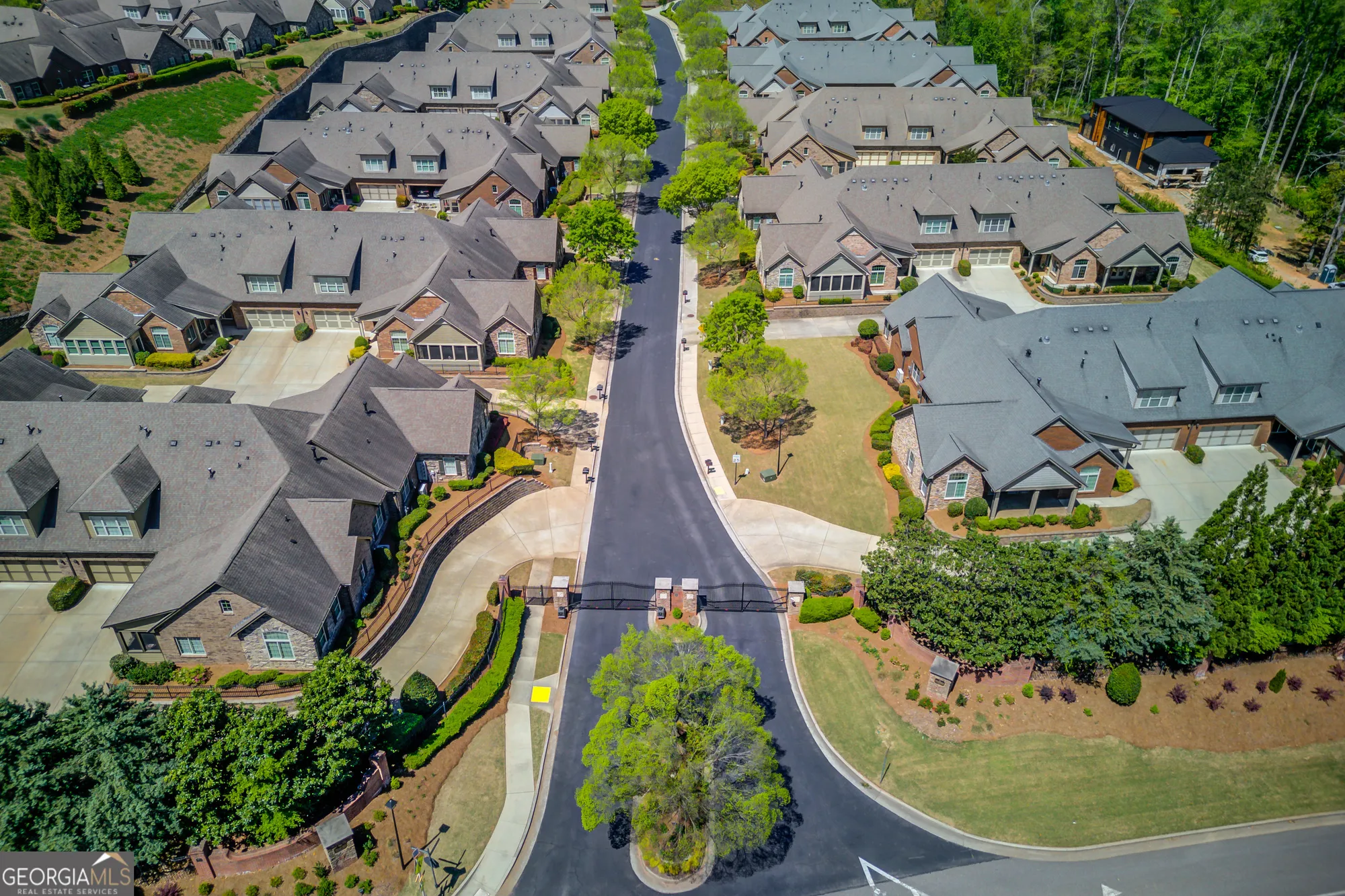 Property Slideshow image 39 of 42 | 4321 lanier ridge walk, Cumming, GA, 30041