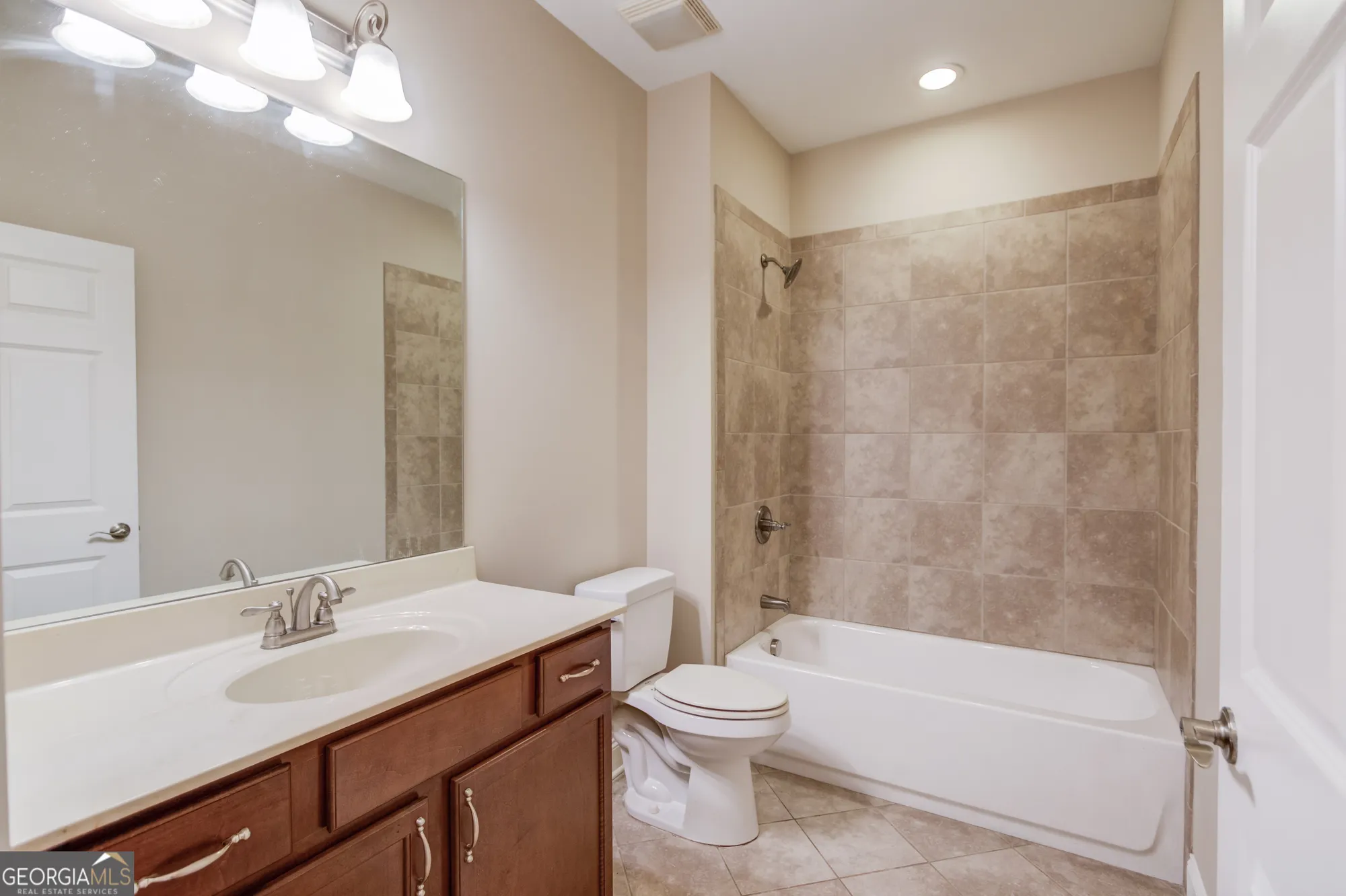 Property Slideshow image 29 of 42 | 4321 lanier ridge walk, Cumming, GA, 30041