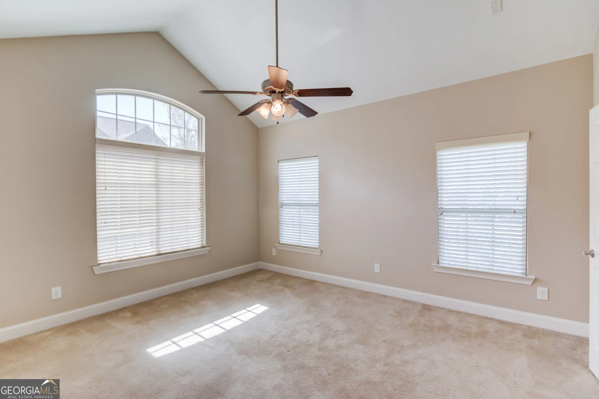 Property Slideshow image 21 of 42 | 4321 lanier ridge walk, Cumming, GA, 30041