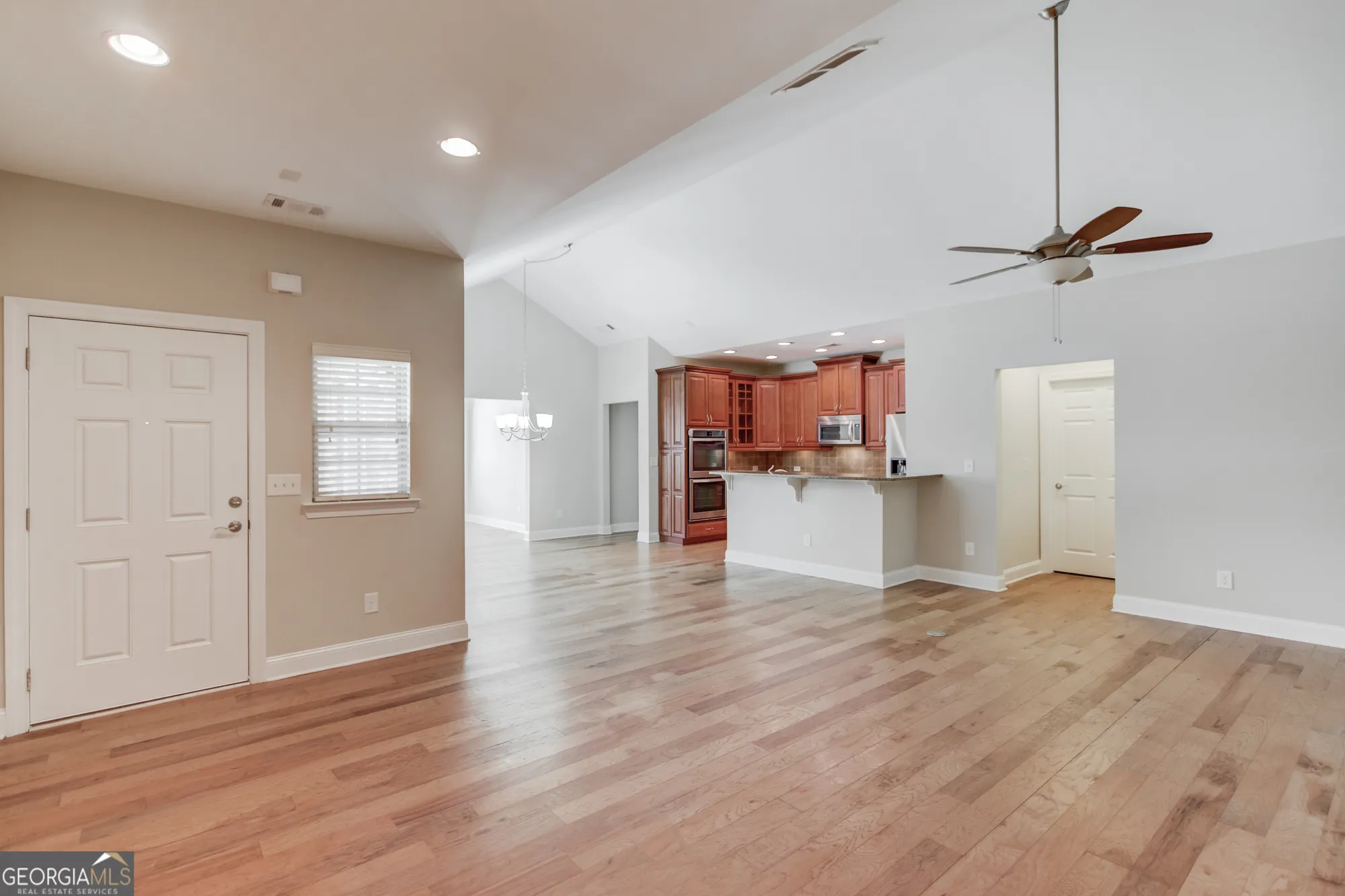 Property Slideshow image 12 of 42 | 4321 lanier ridge walk, Cumming, GA, 30041