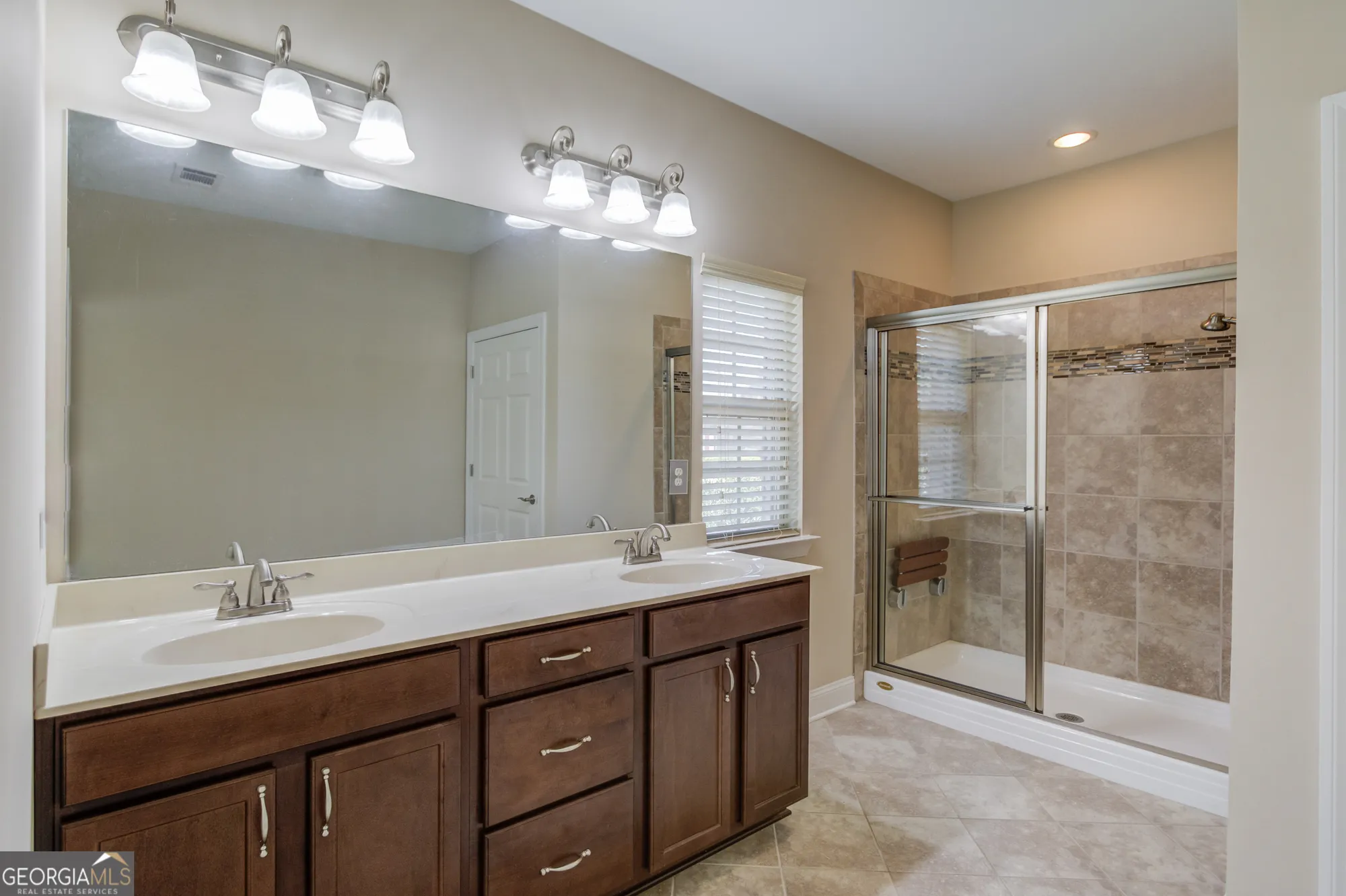 Property Slideshow image 24 of 42 | 4321 lanier ridge walk, Cumming, GA, 30041