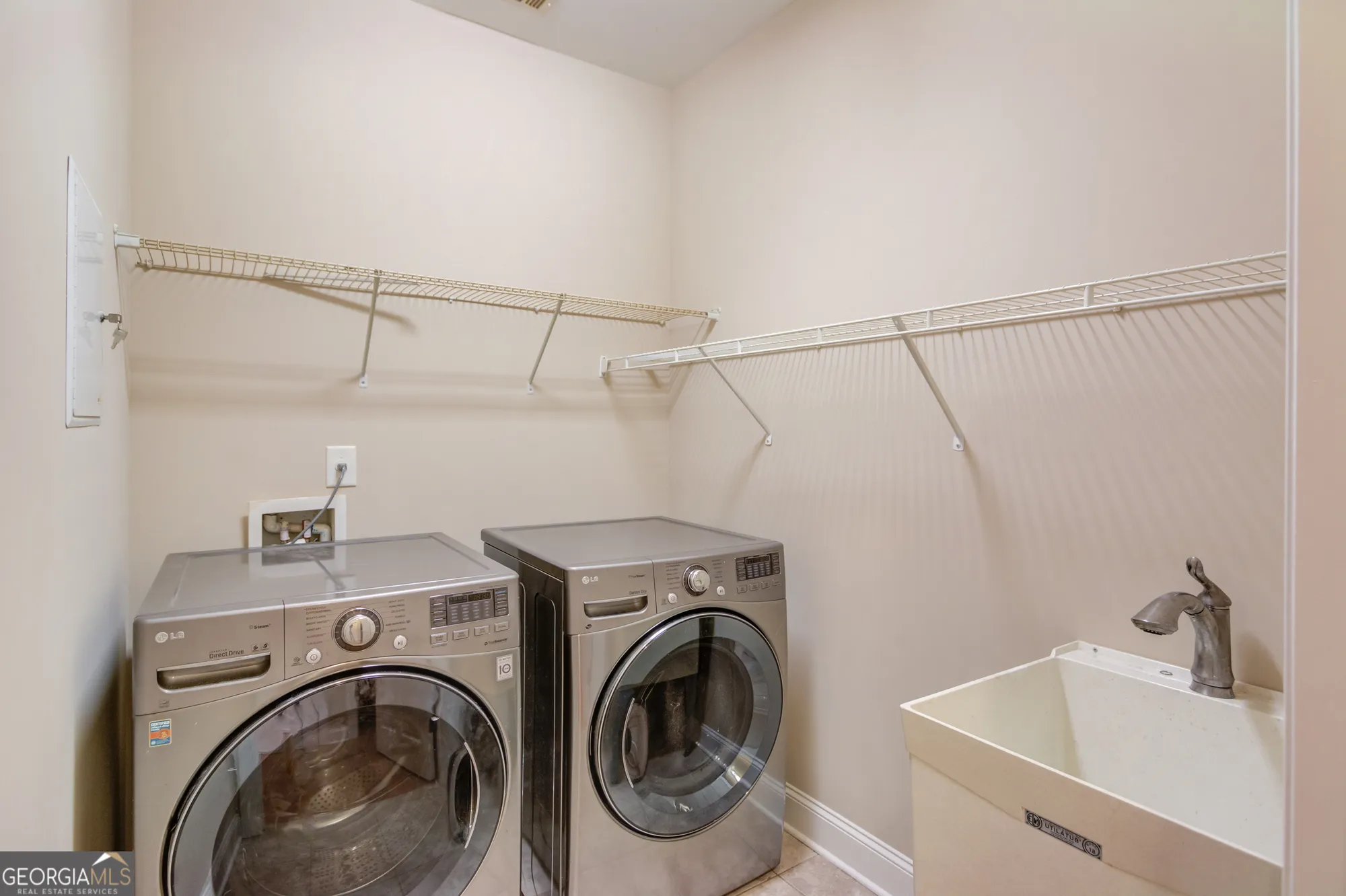 Property Slideshow image 30 of 42 | 4321 lanier ridge walk, Cumming, GA, 30041