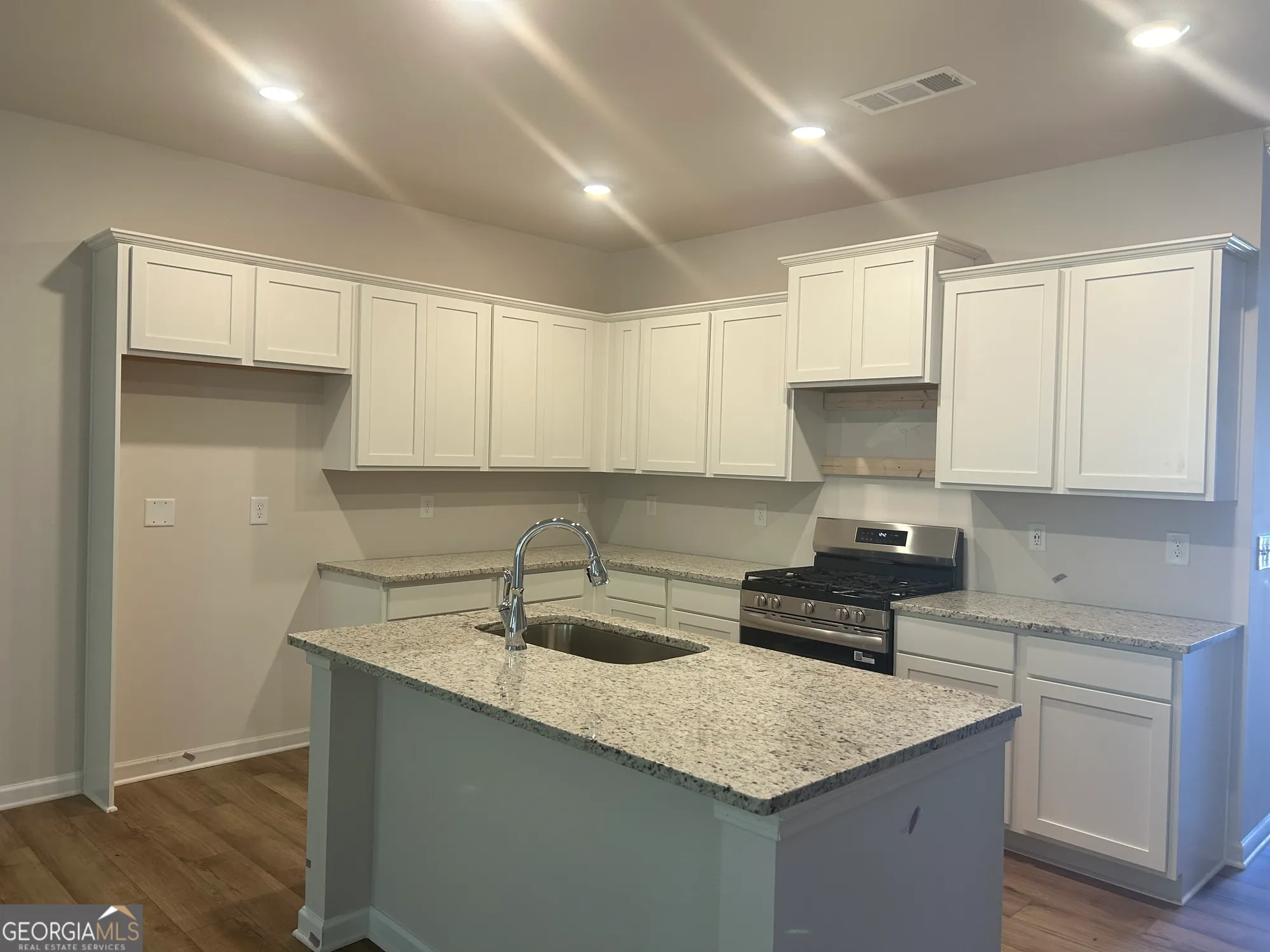 Property Slideshow image 5 of 31 | 207 hydrangea ct # 29, Dallas, GA, 30132