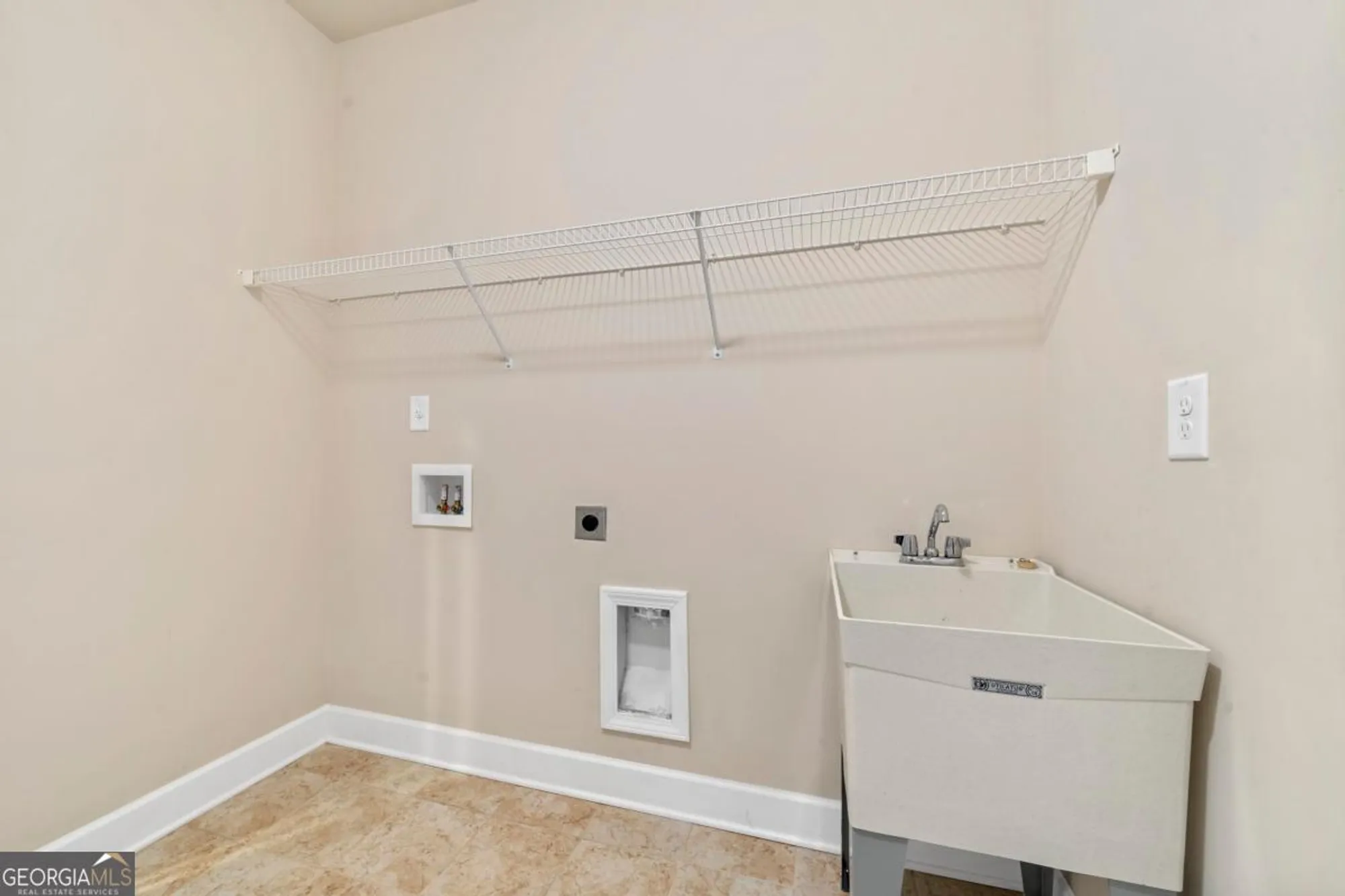 Property Slideshow image 44 of 51 | 1111 lakefront ct, Greensboro, GA, 30642