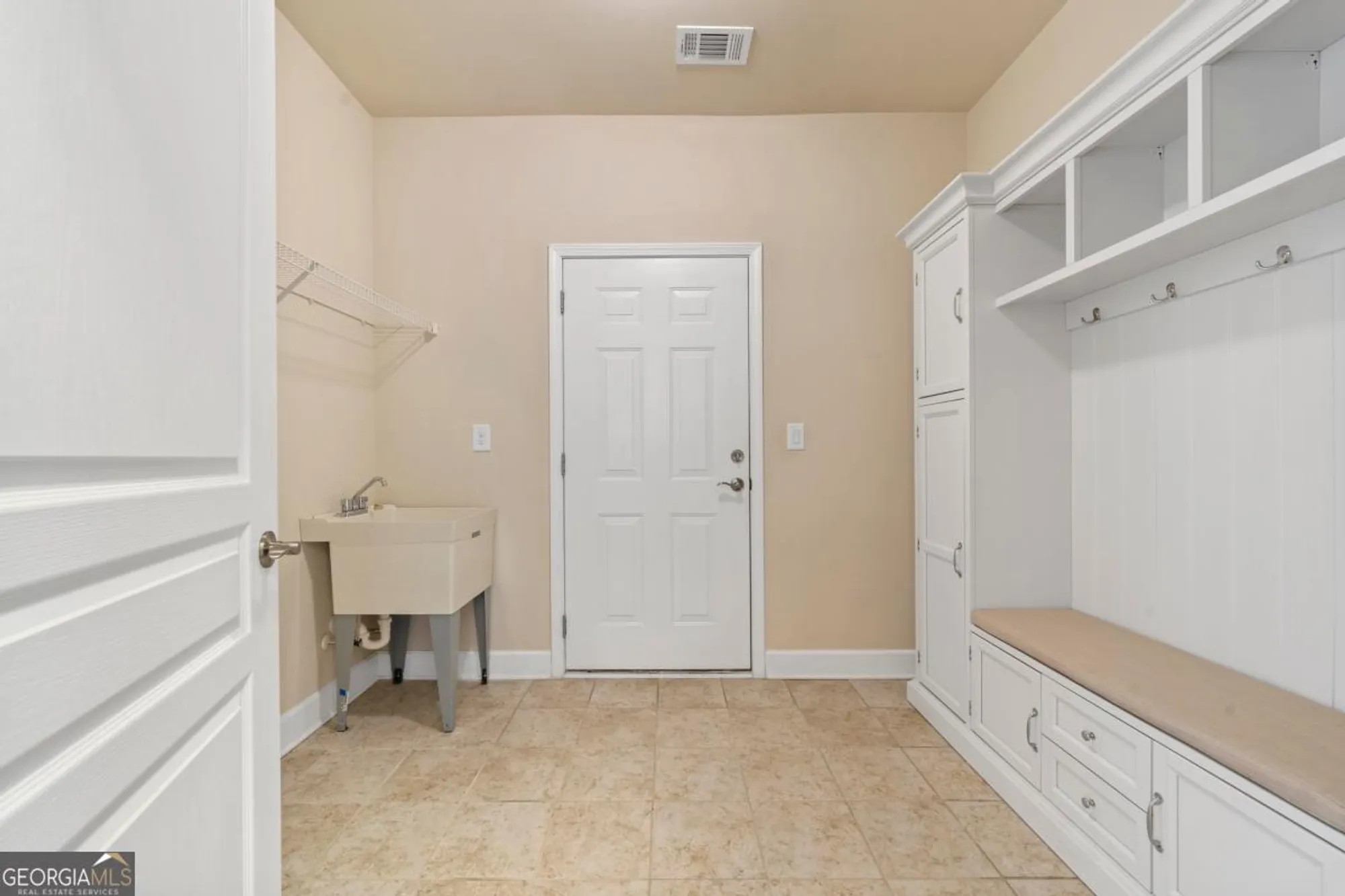 Property Slideshow image 42 of 51 | 1111 lakefront ct, Greensboro, GA, 30642