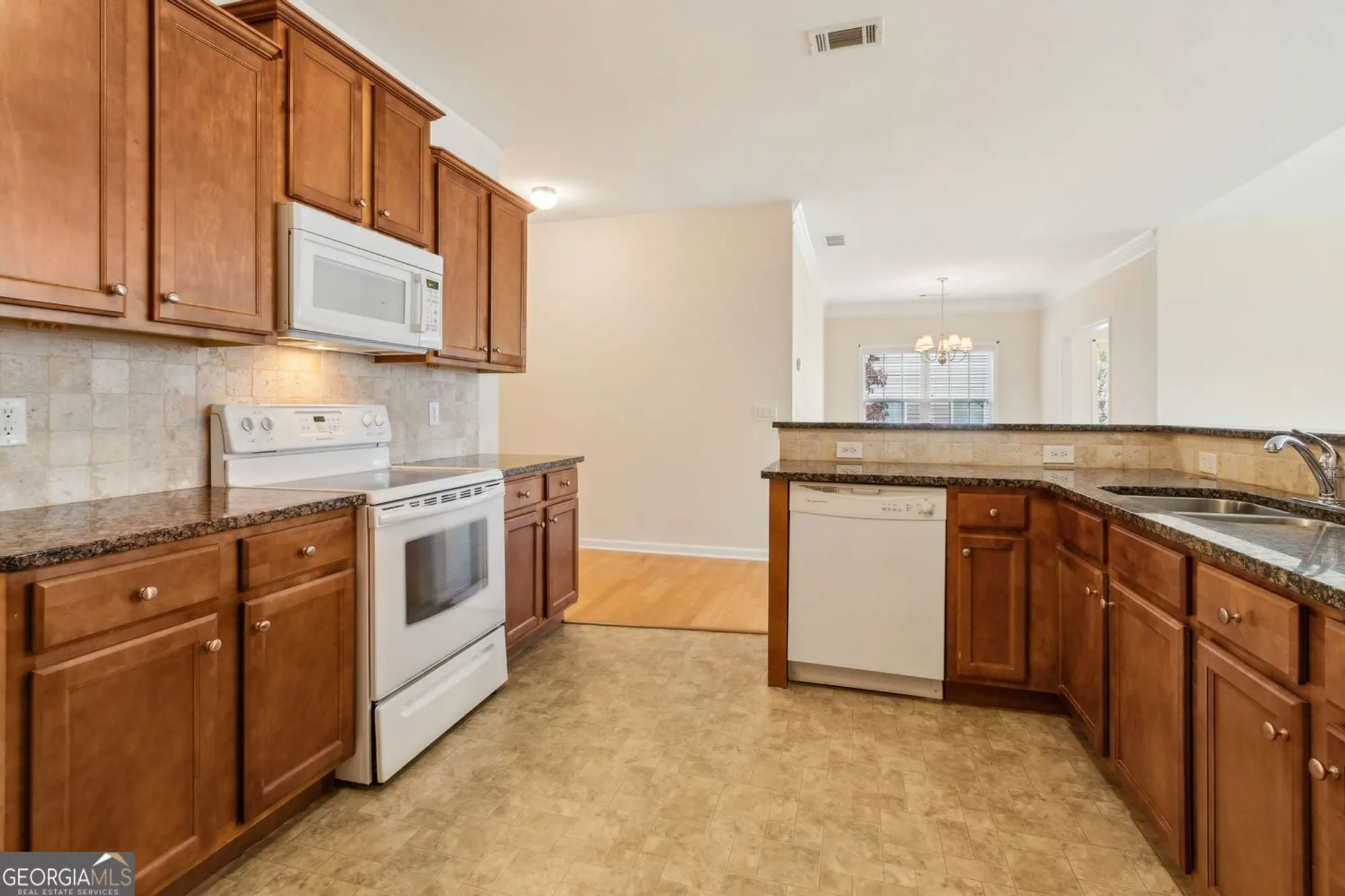 Property Slideshow image 27 of 52 | 816 ideal pl, Winder, GA, 30680