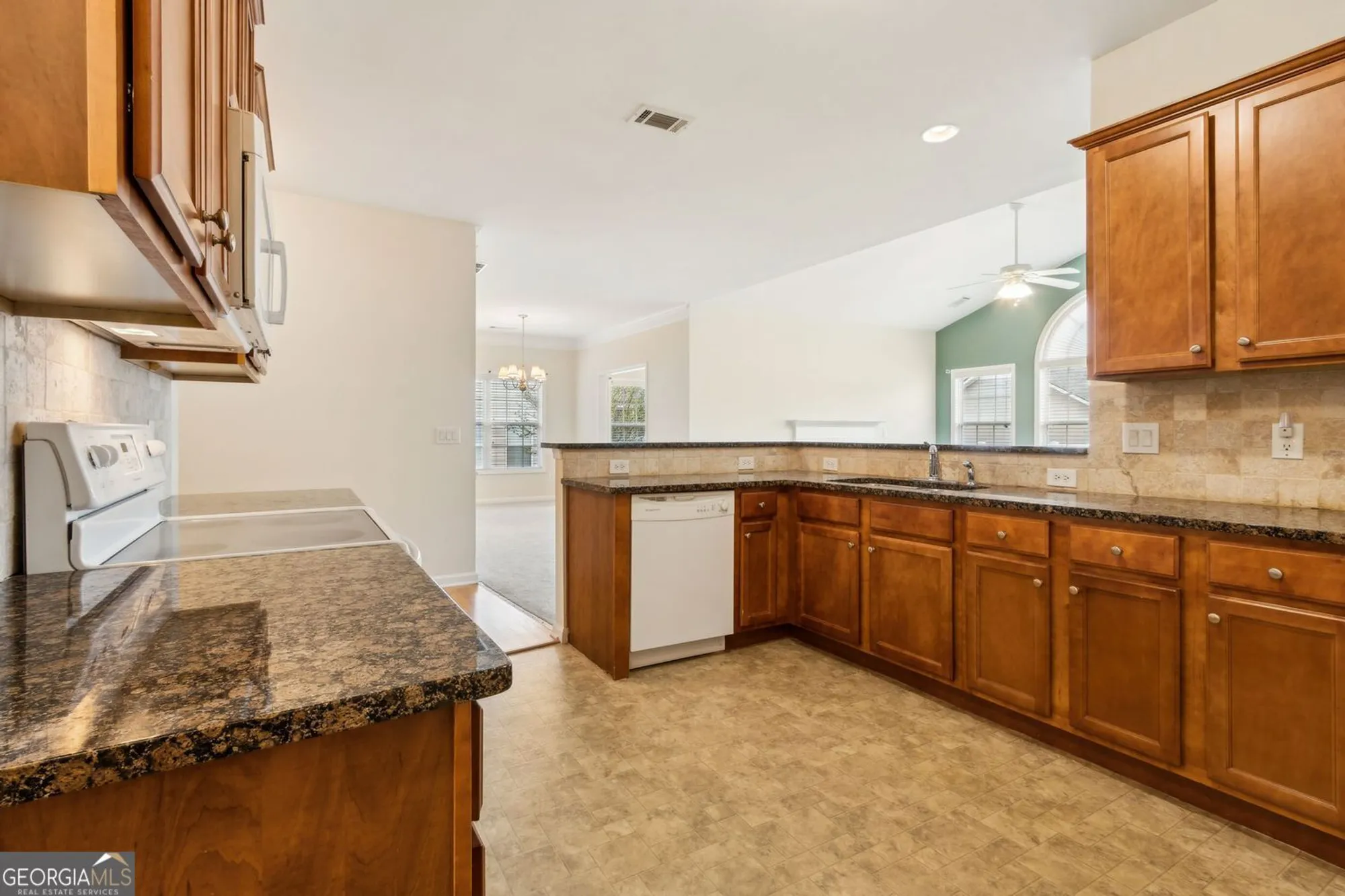 Property Slideshow image 3 of 52 | 816 ideal pl, Winder, GA, 30680